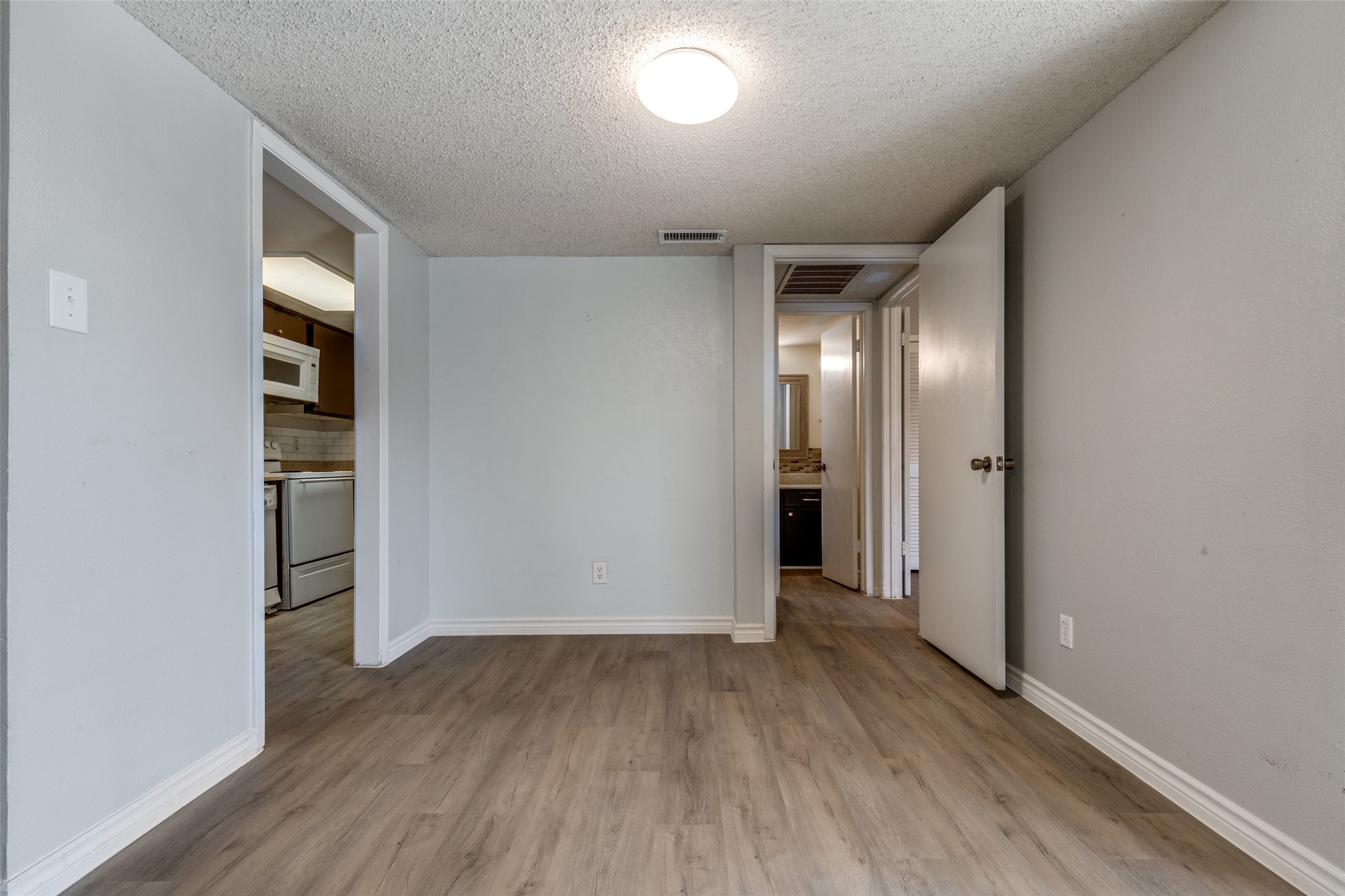 12818 Midway Road Dallas TX 75244
