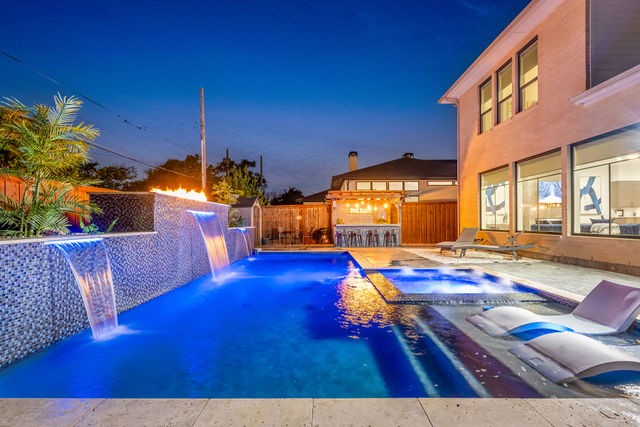 4614 Newmore Avenue Dallas TX 75209