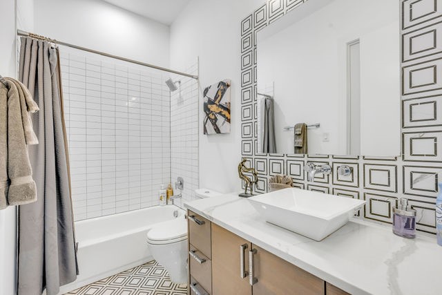 4614 Newmore Avenue Dallas TX 75209