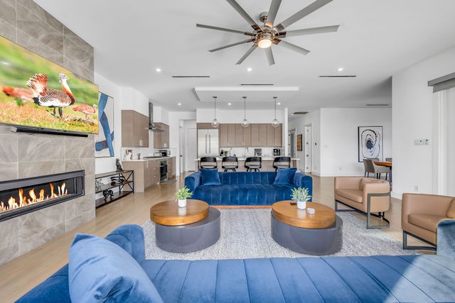 4614 Newmore Avenue Dallas TX 75209