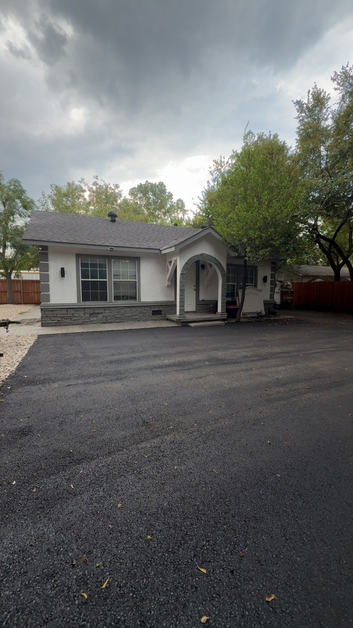 306 Broadmoor Arlington TX 76010