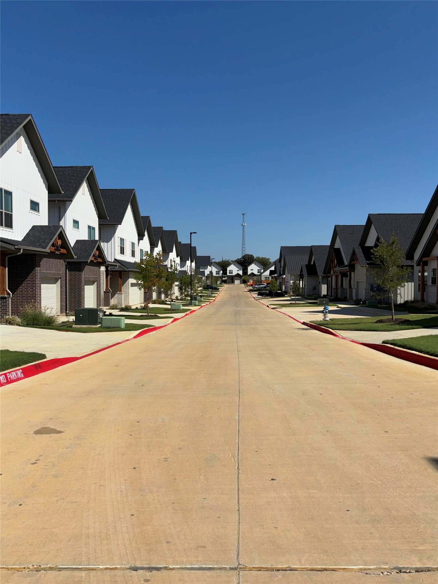 2036 Oak Grove Aubrey TX 76227