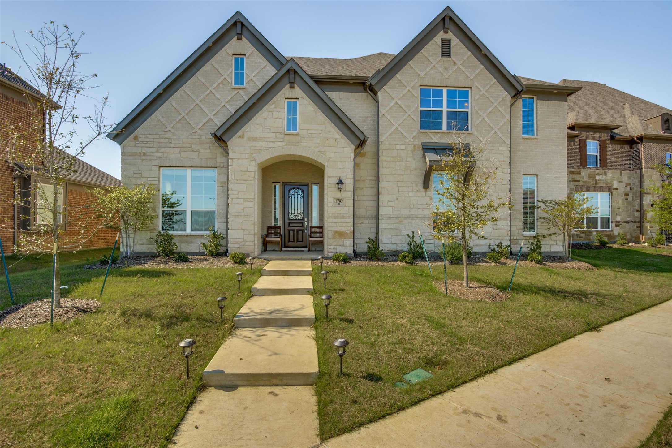 1782 Brighton Place Farmers Branch TX 75234