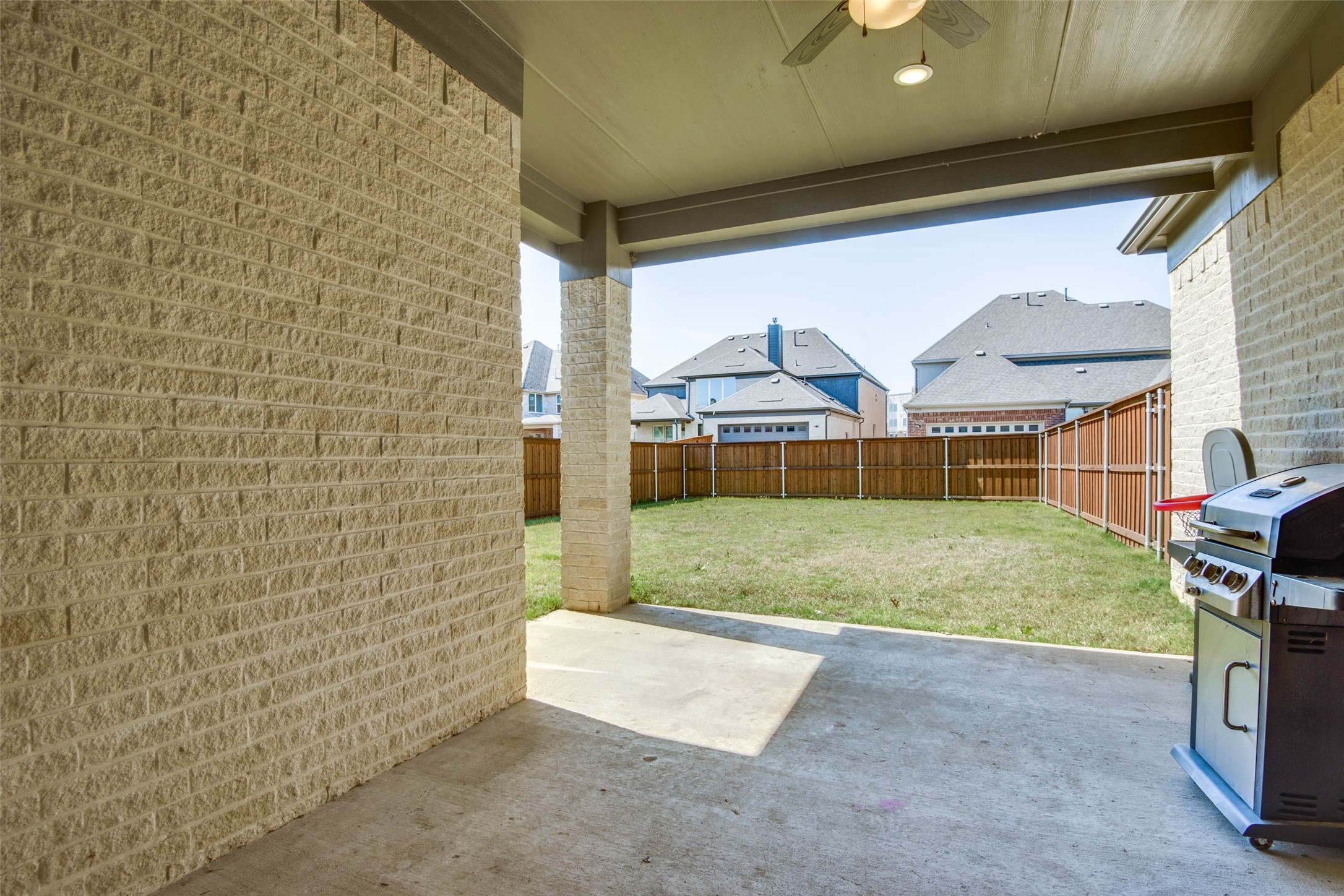 1782 Brighton Place Farmers Branch TX 75234