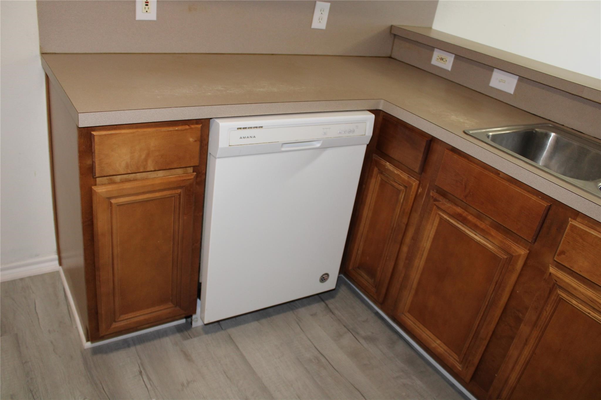 1706 Caravan Trail Dallas TX 75241