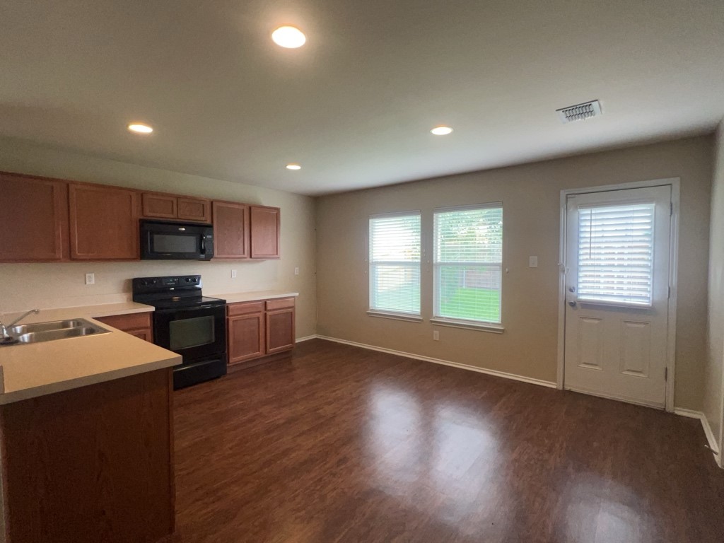 1340 Gayle Street Burleson TX 76028