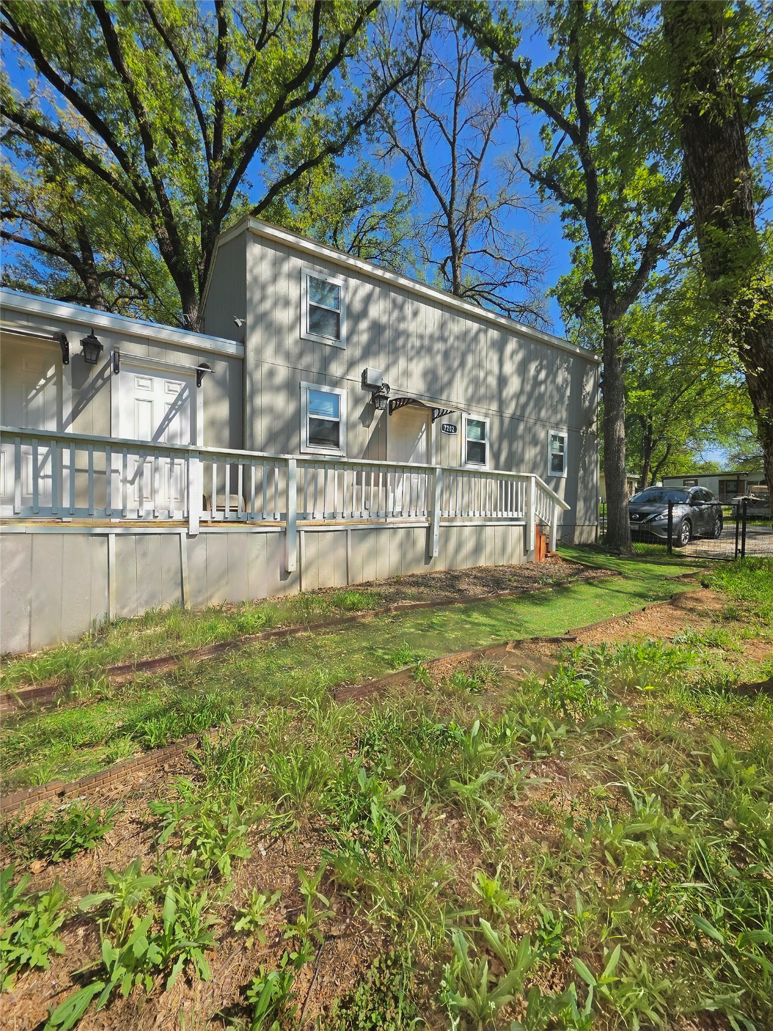 7202 Base Street Azle TX 76020