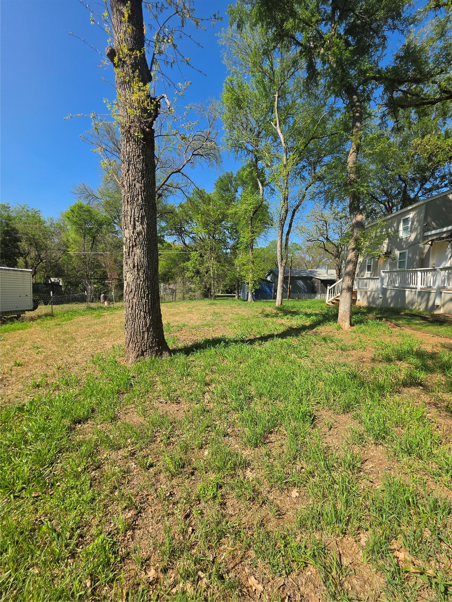 7202 Base Street Azle TX 76020