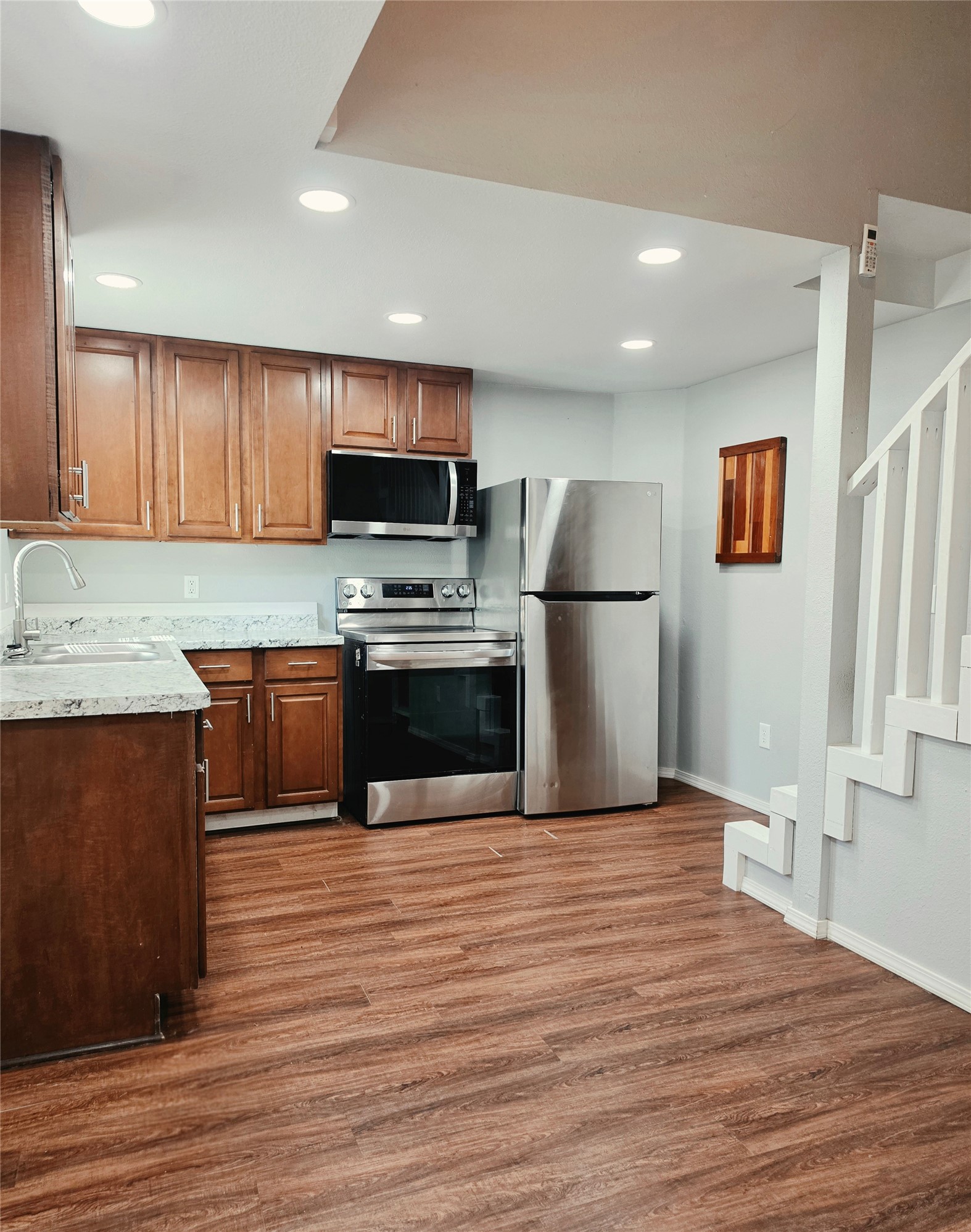 7202 Base Street Azle TX 76020