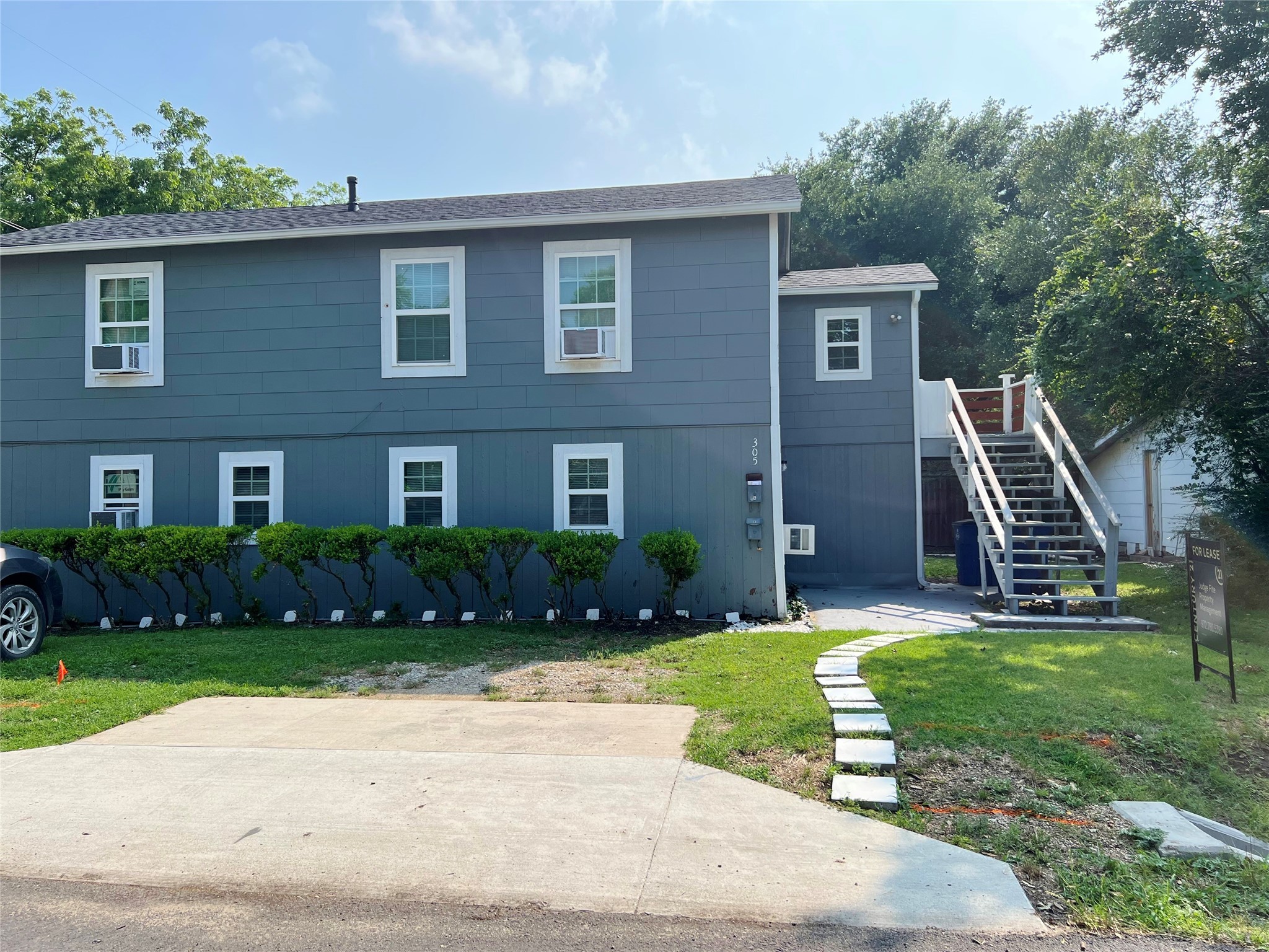 305 S Preston Street Ennis TX 75119