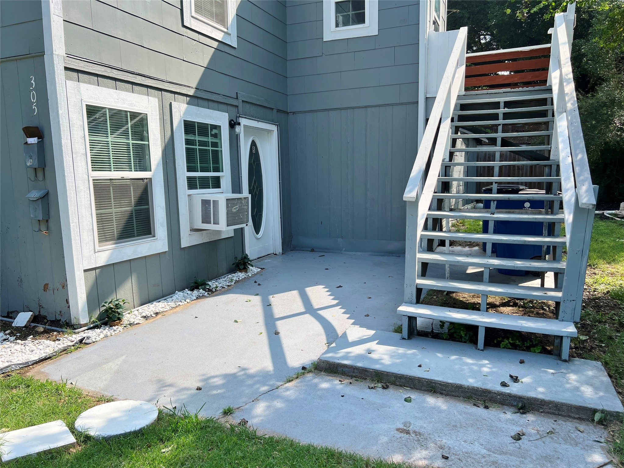 305 S Preston Street Ennis TX 75119