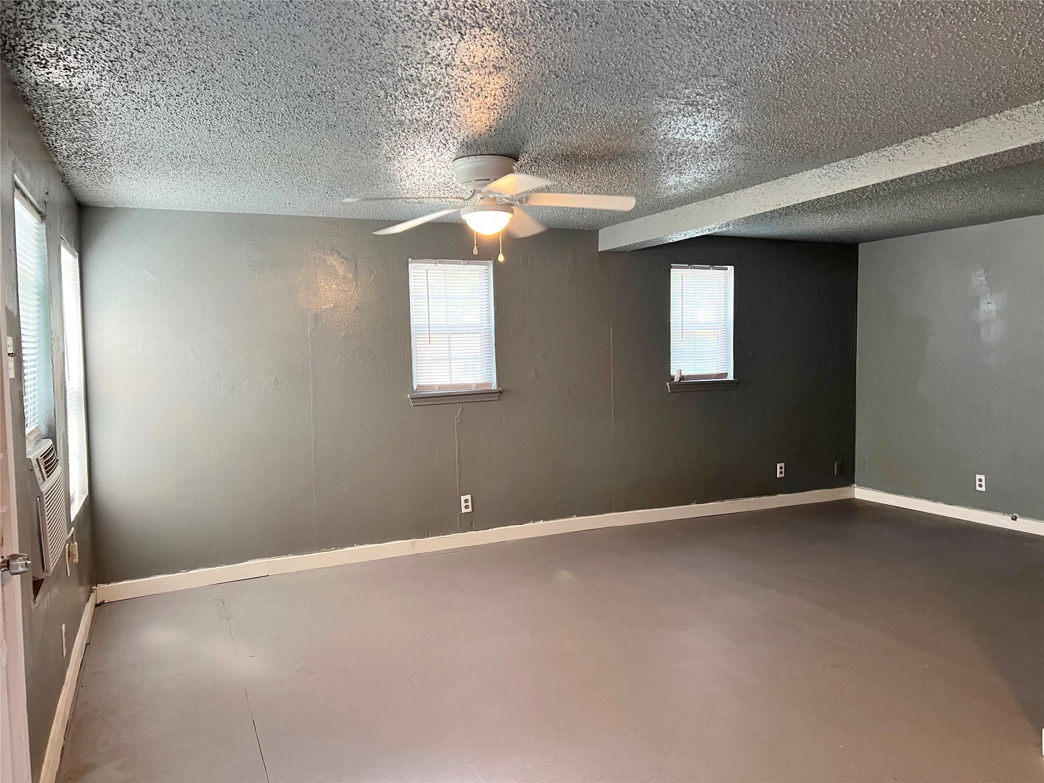 305 S Preston Street Ennis TX 75119