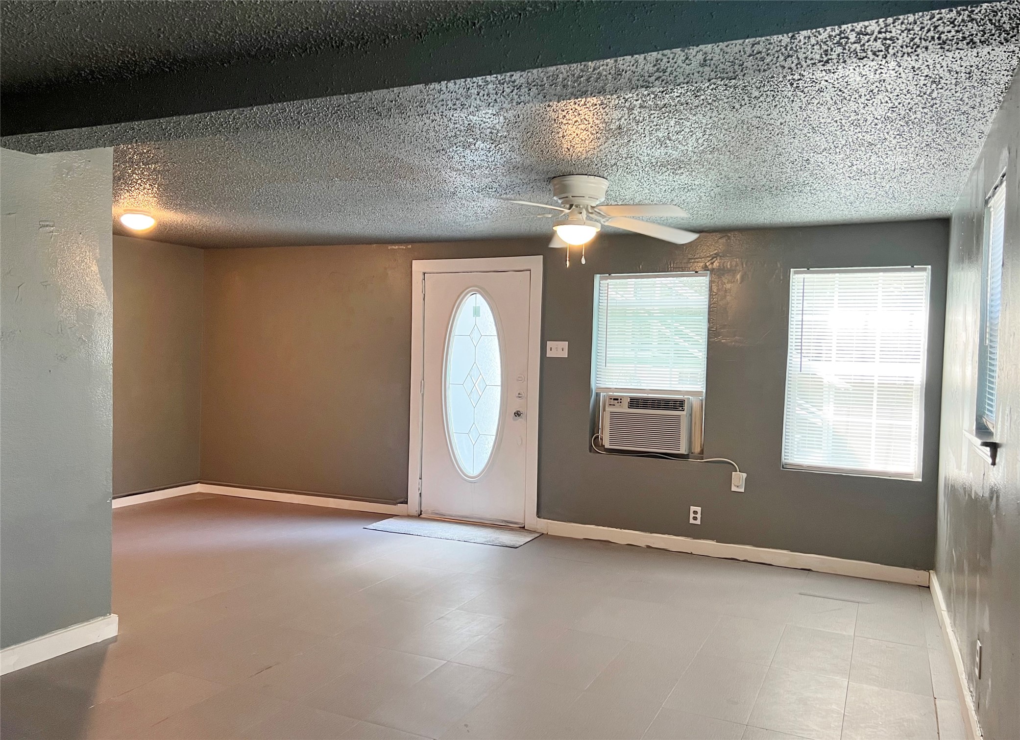 305 S Preston Street Ennis TX 75119