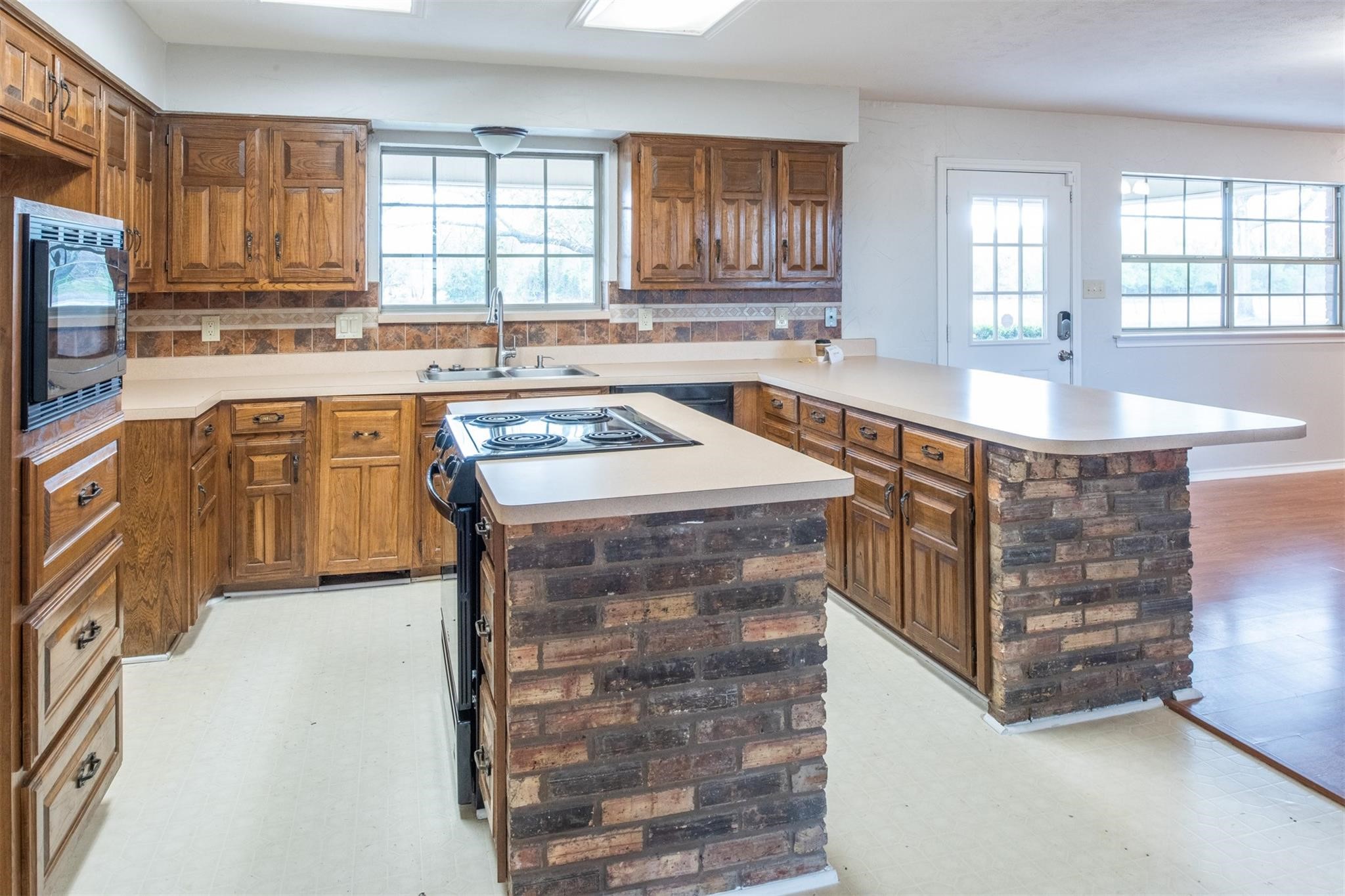 1850 Rock Ridge Road Lucas TX 75002