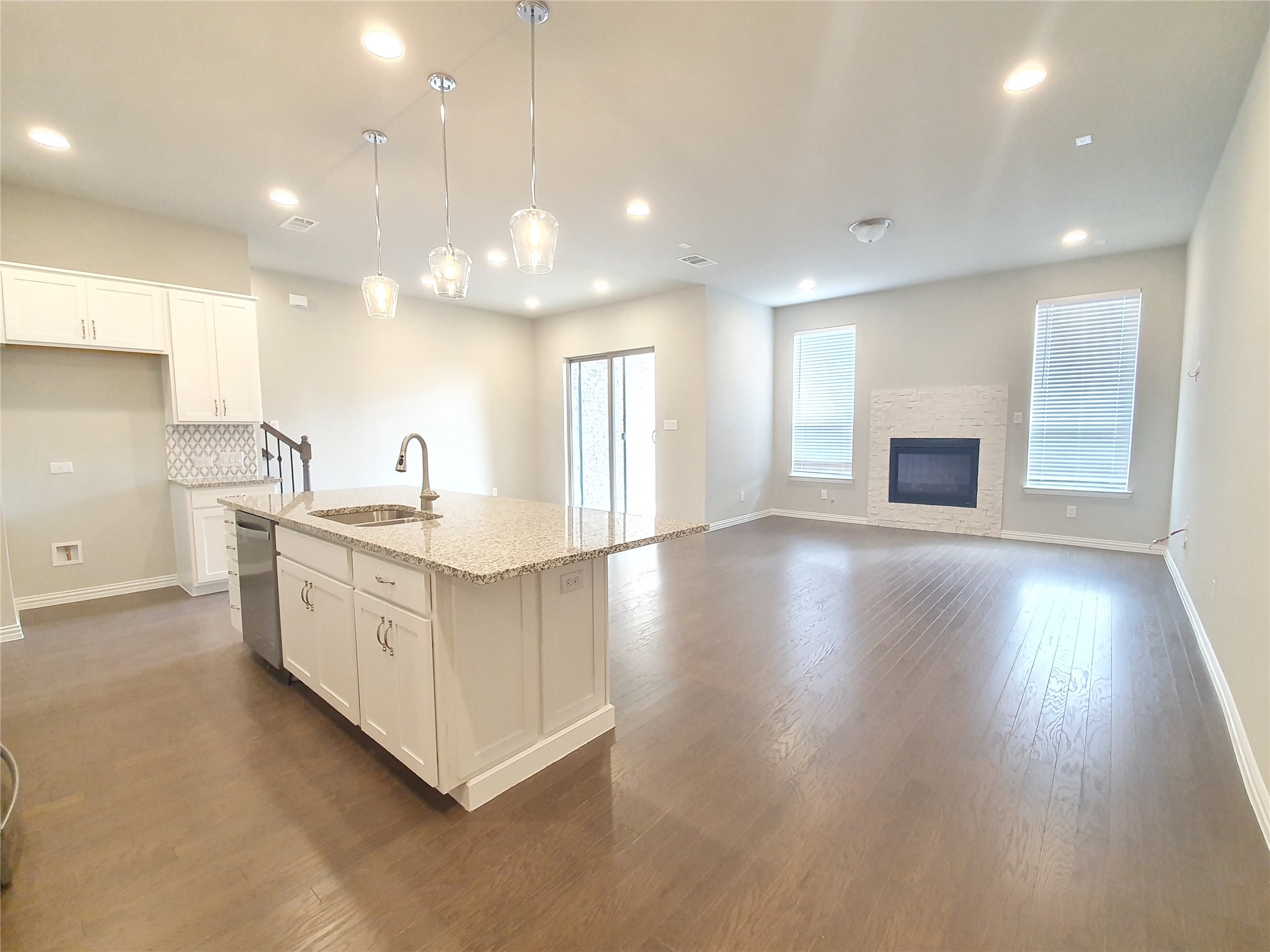 8266 Primrose Way Dallas TX 75252