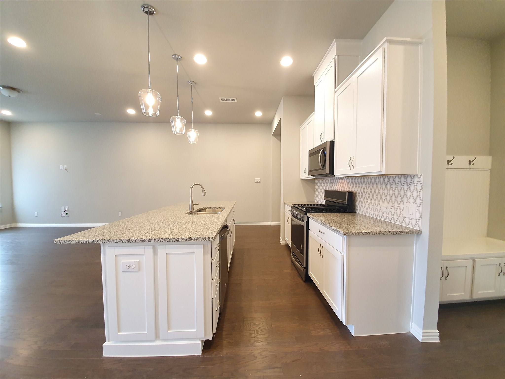 8266 Primrose Way Dallas TX 75252