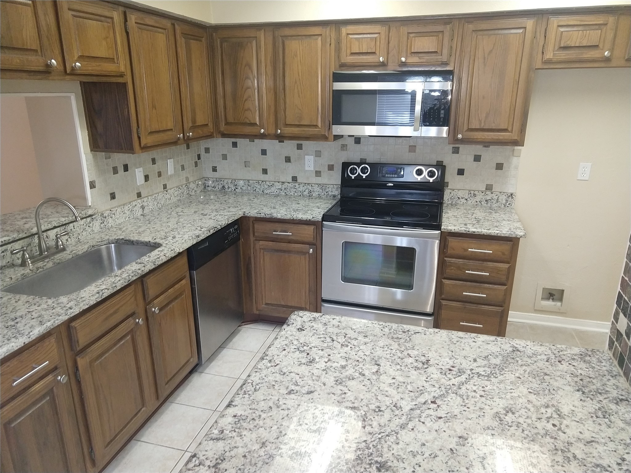 2101 Rainbow Drive Arlington TX 76011