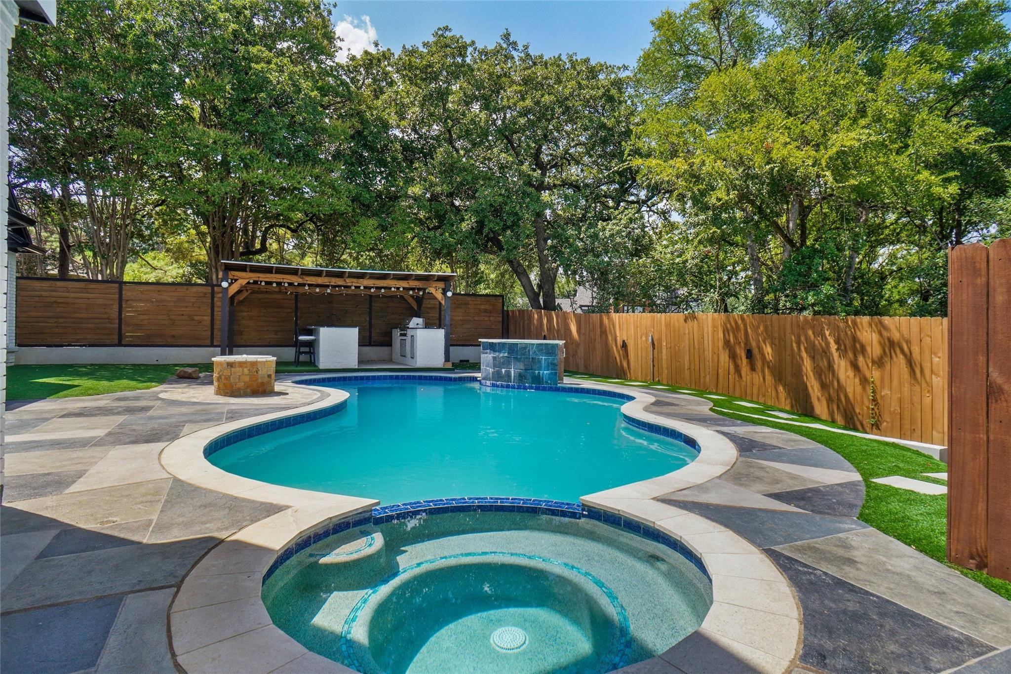 1002 Woodvale Court Colleyville TX 76034