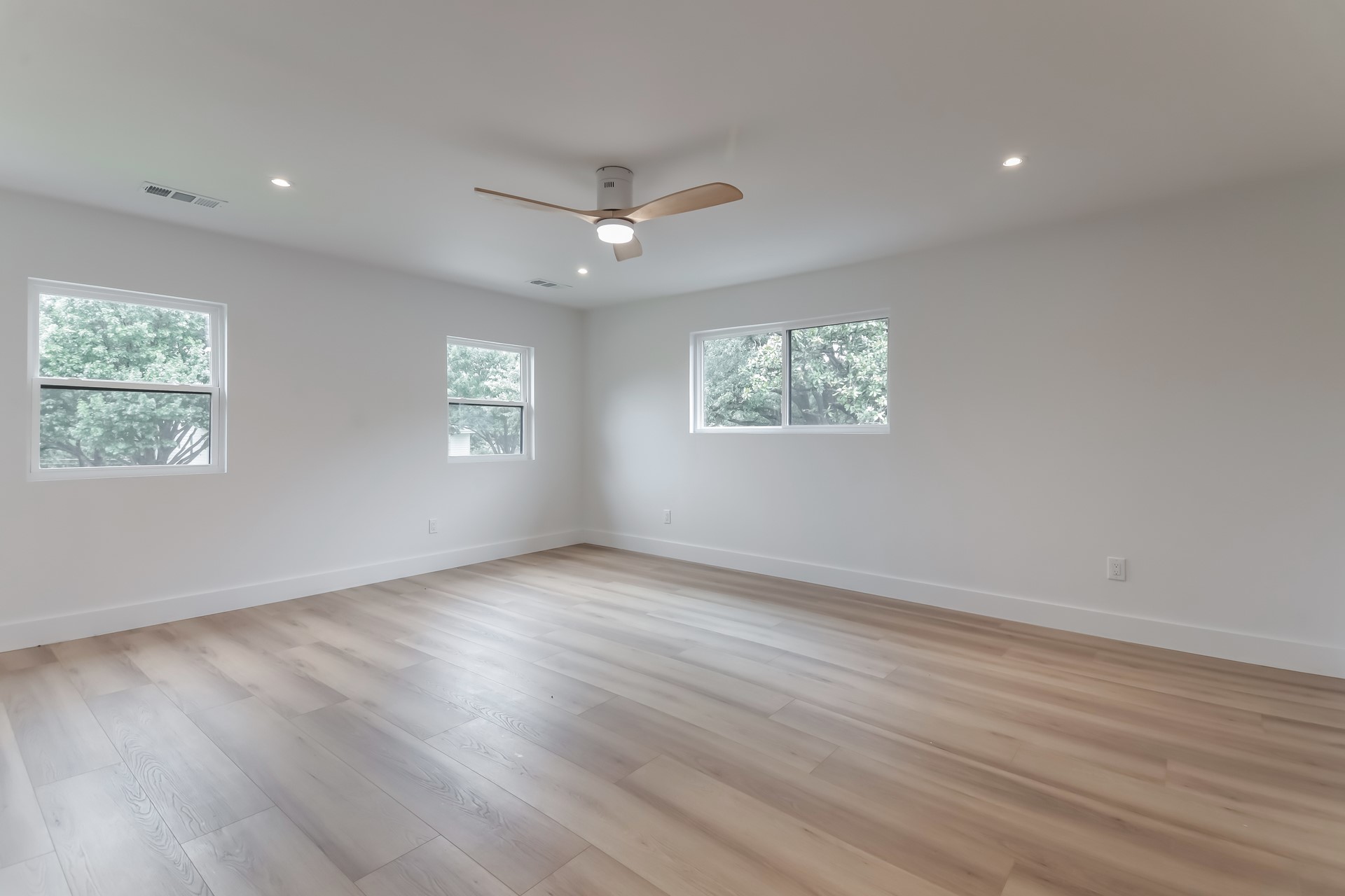 2418 Grandview Drive Richardson TX 75080