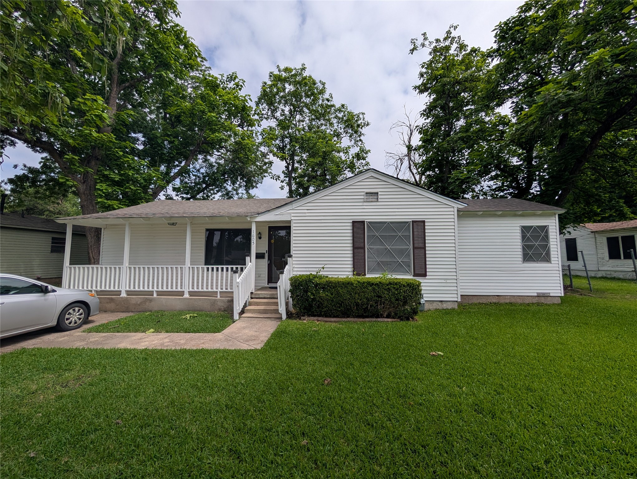 1605 Maple Drive Garland TX 75042