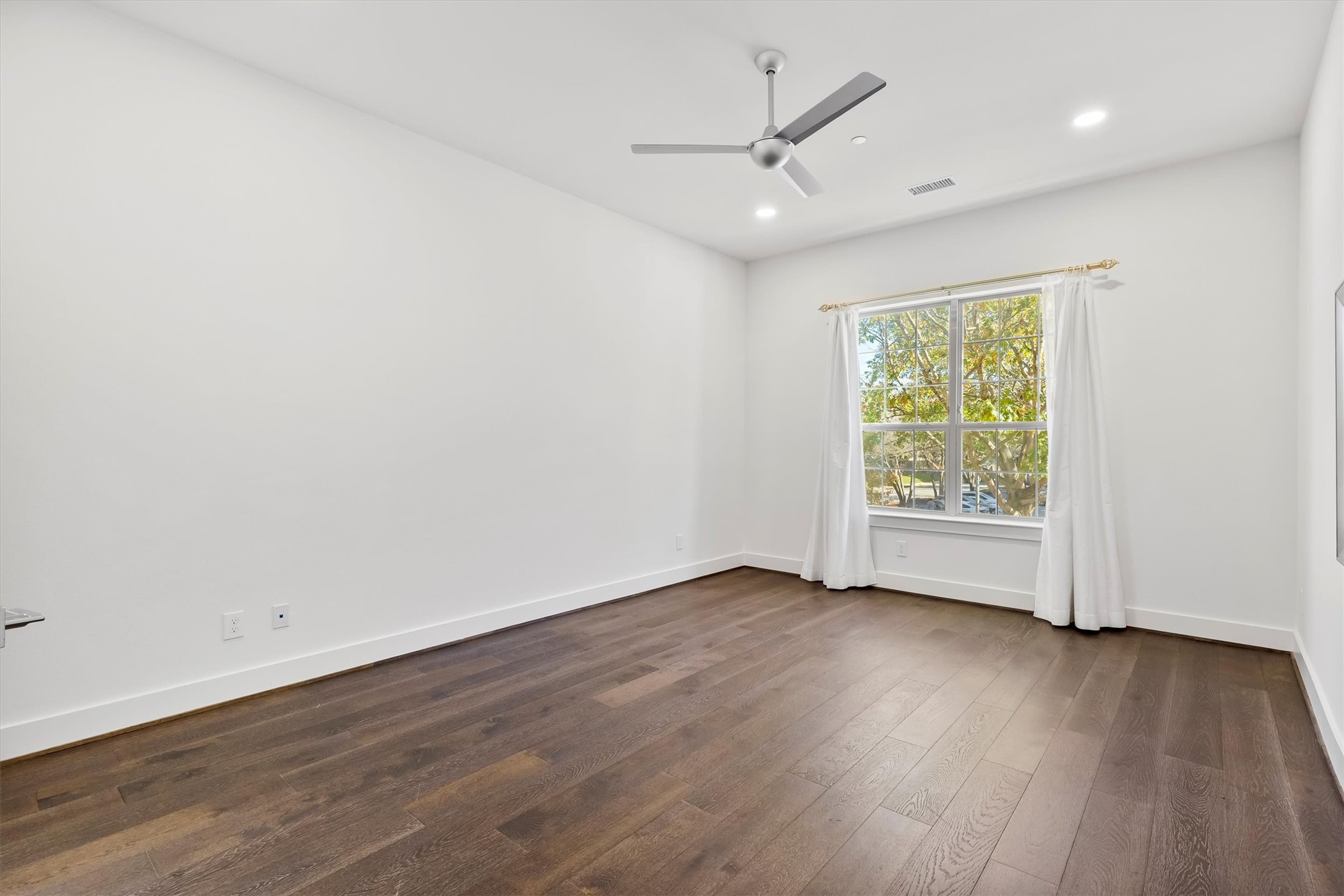 15875 Spectrum Drive Addison TX 75001