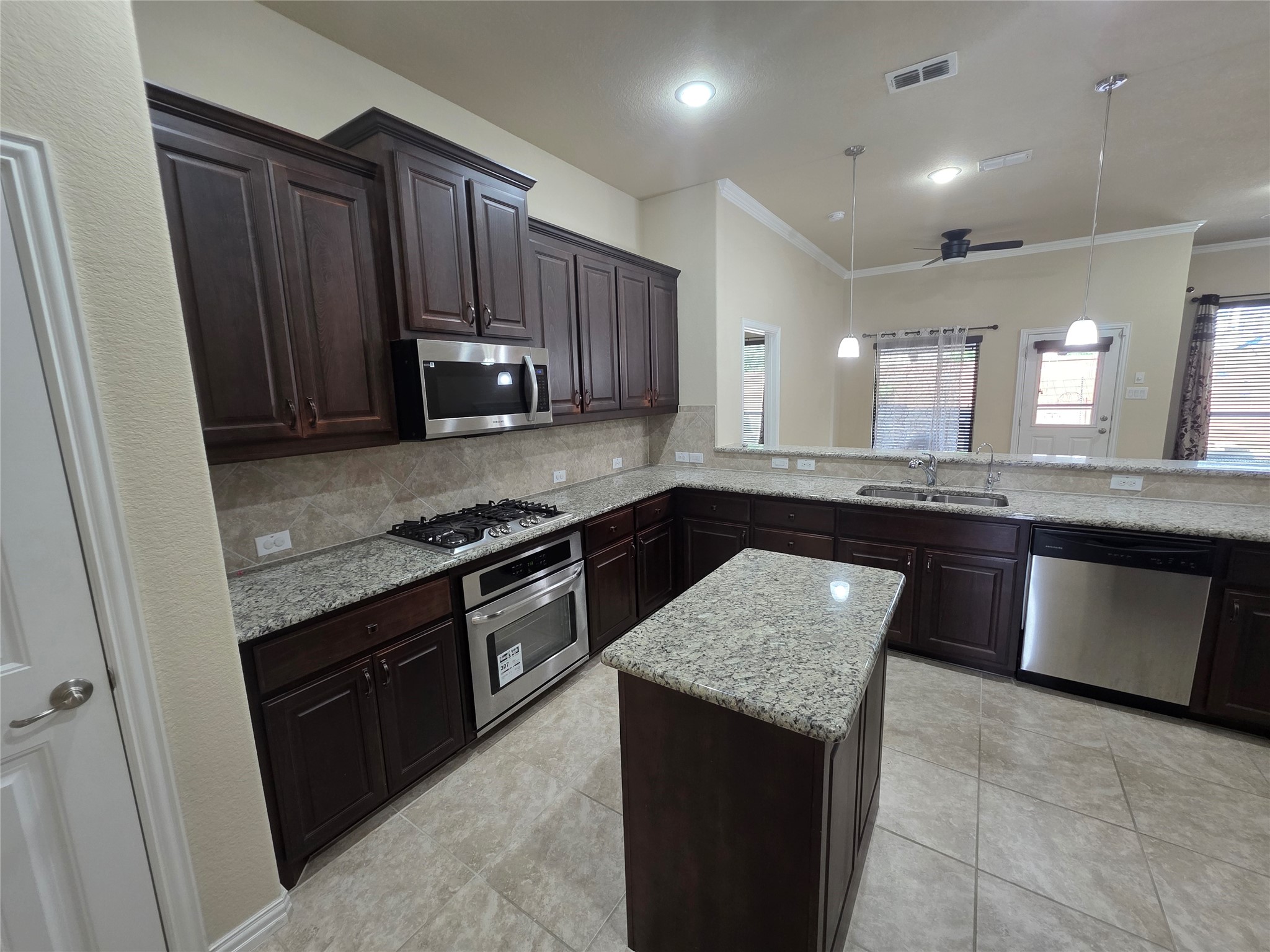 2016 Milano Lane Lewisville TX 75077
