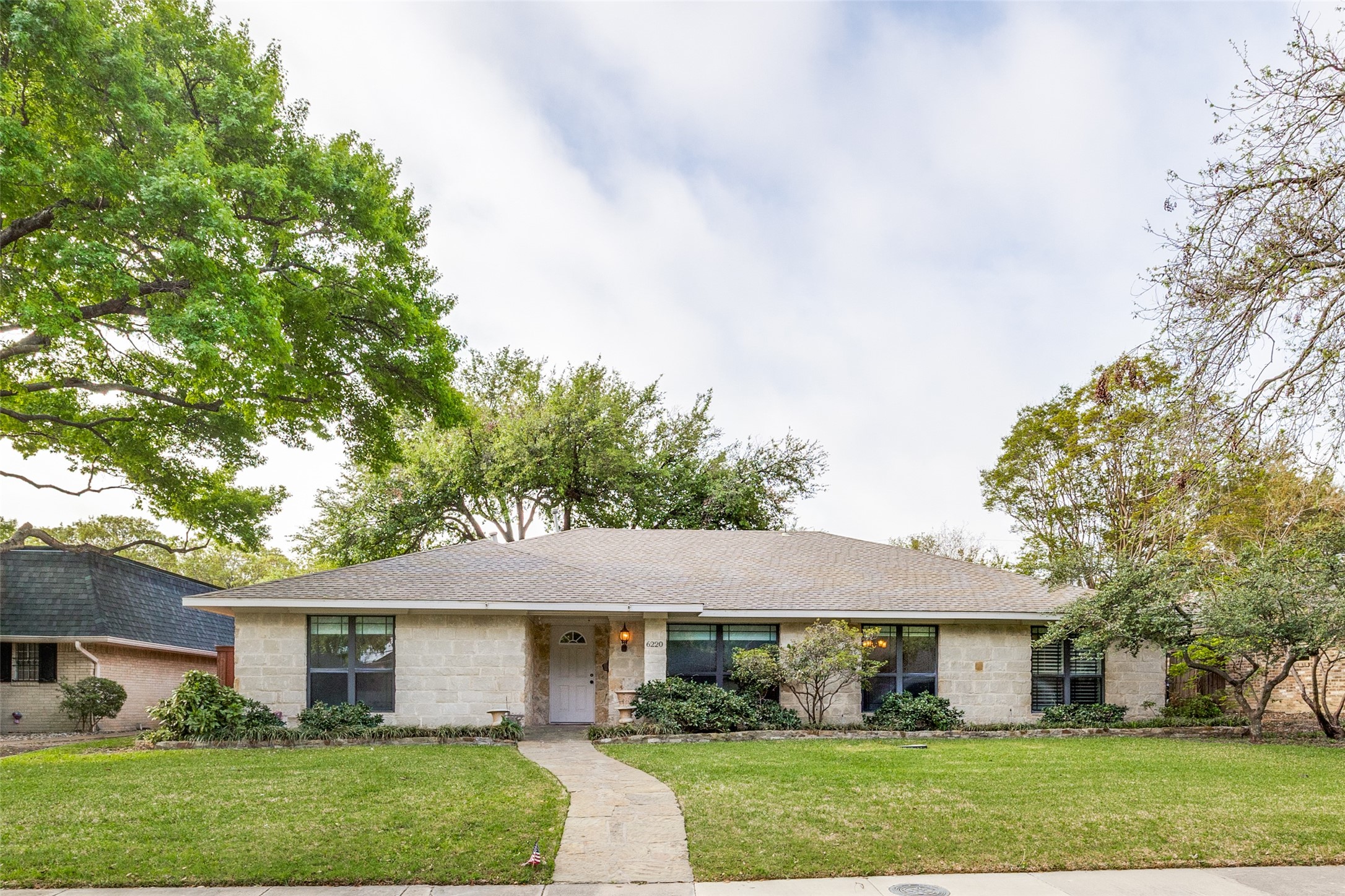 6220 Glennox Lane Dallas TX 75214
