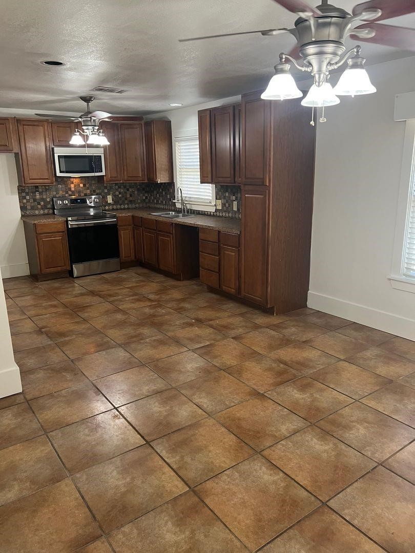 1209 Bawcom Sweetwater TX 79556