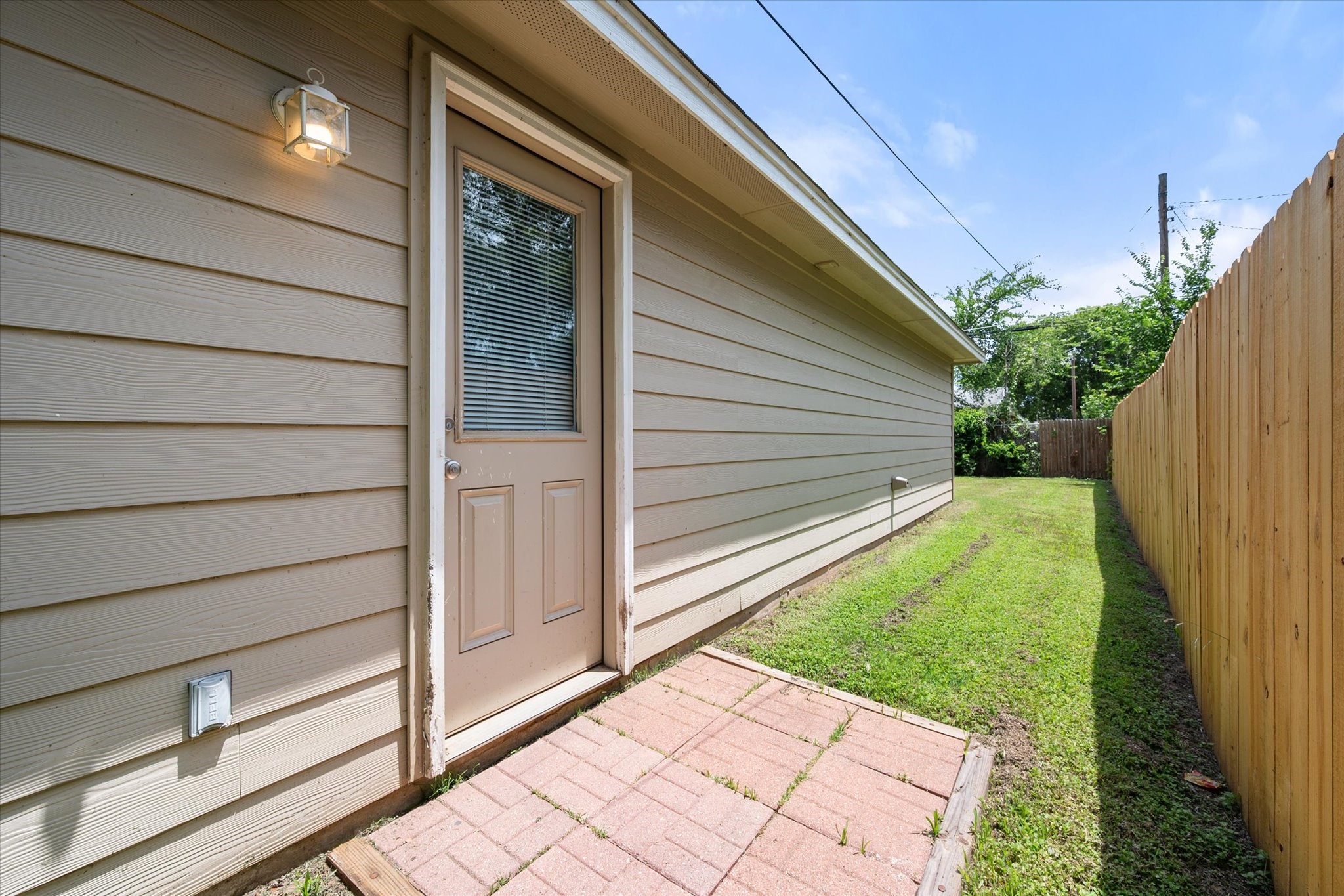 438 Sabine Avenue Cleburne TX 76031