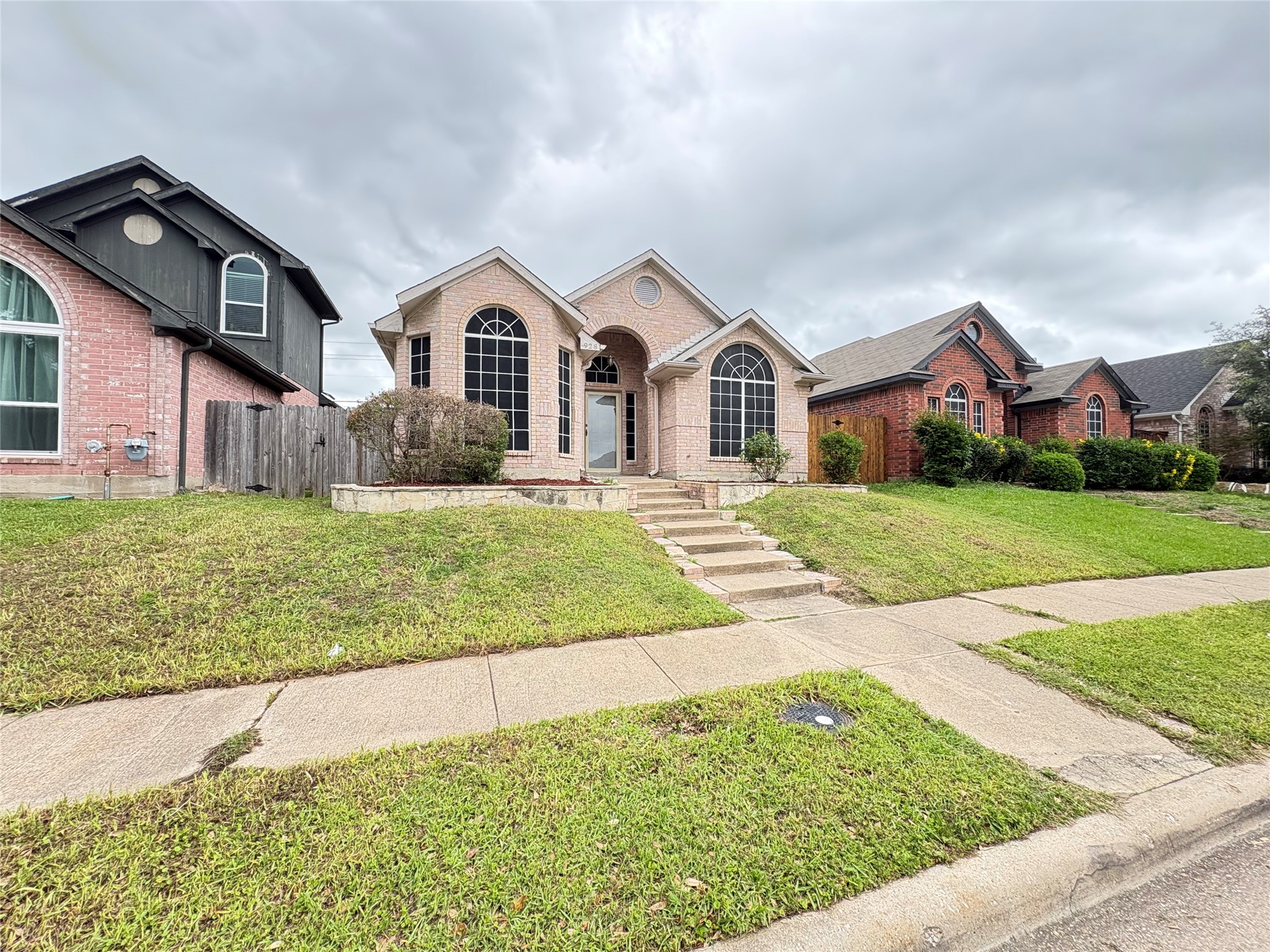 928 Winchester Lane Mesquite TX 75181