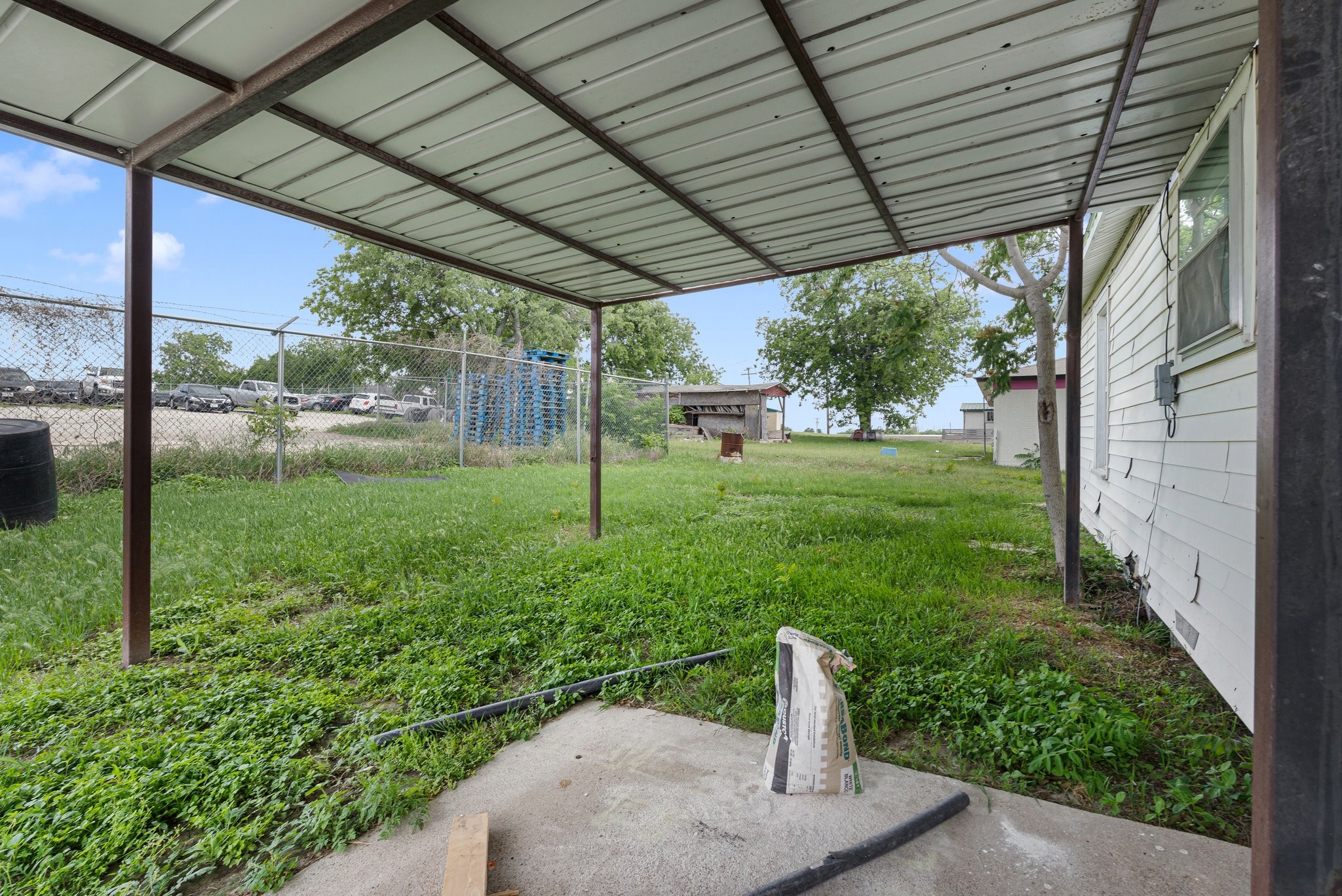 1906 N Main Street Weatherford TX 76085