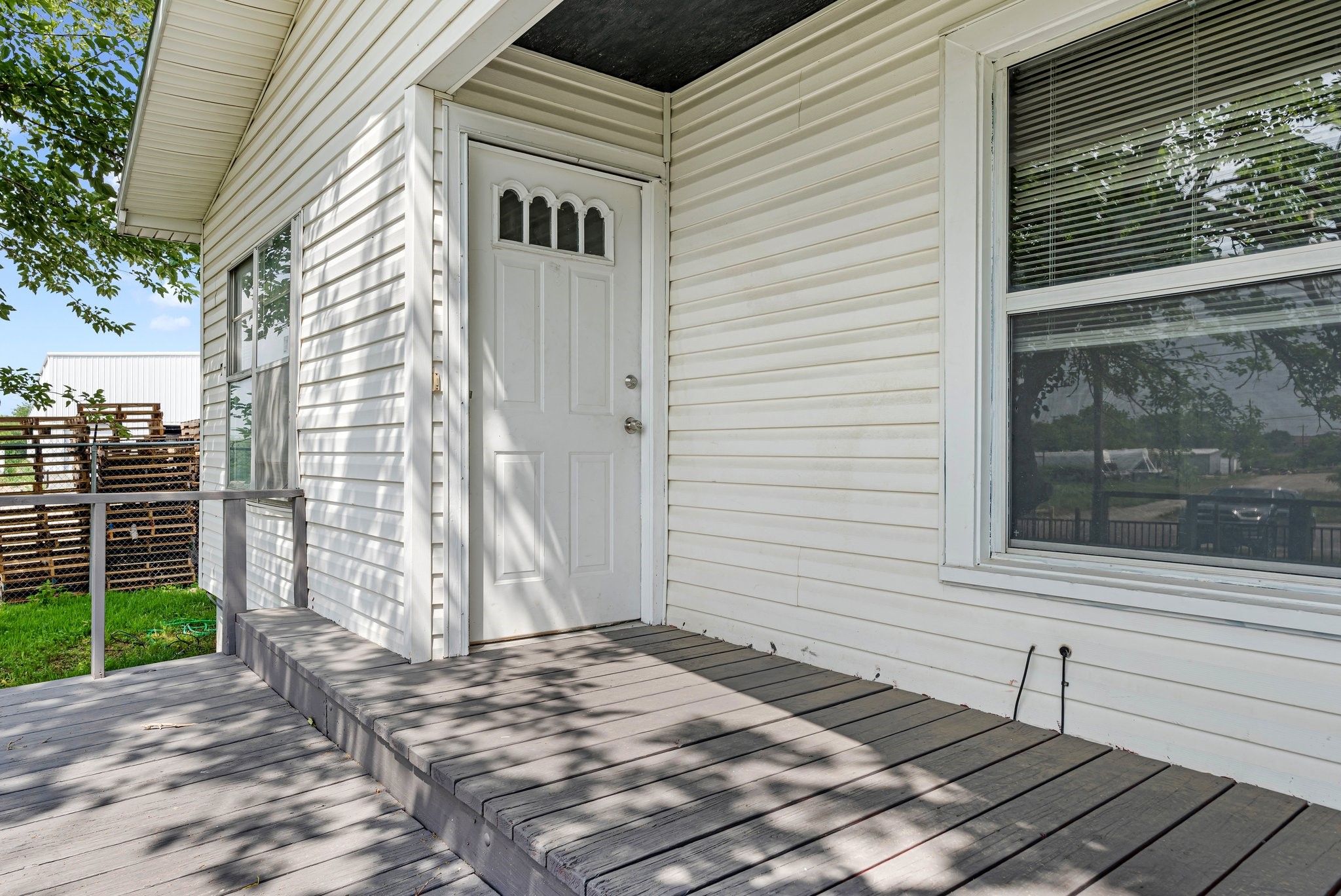 1906 N Main Street Weatherford TX 76085