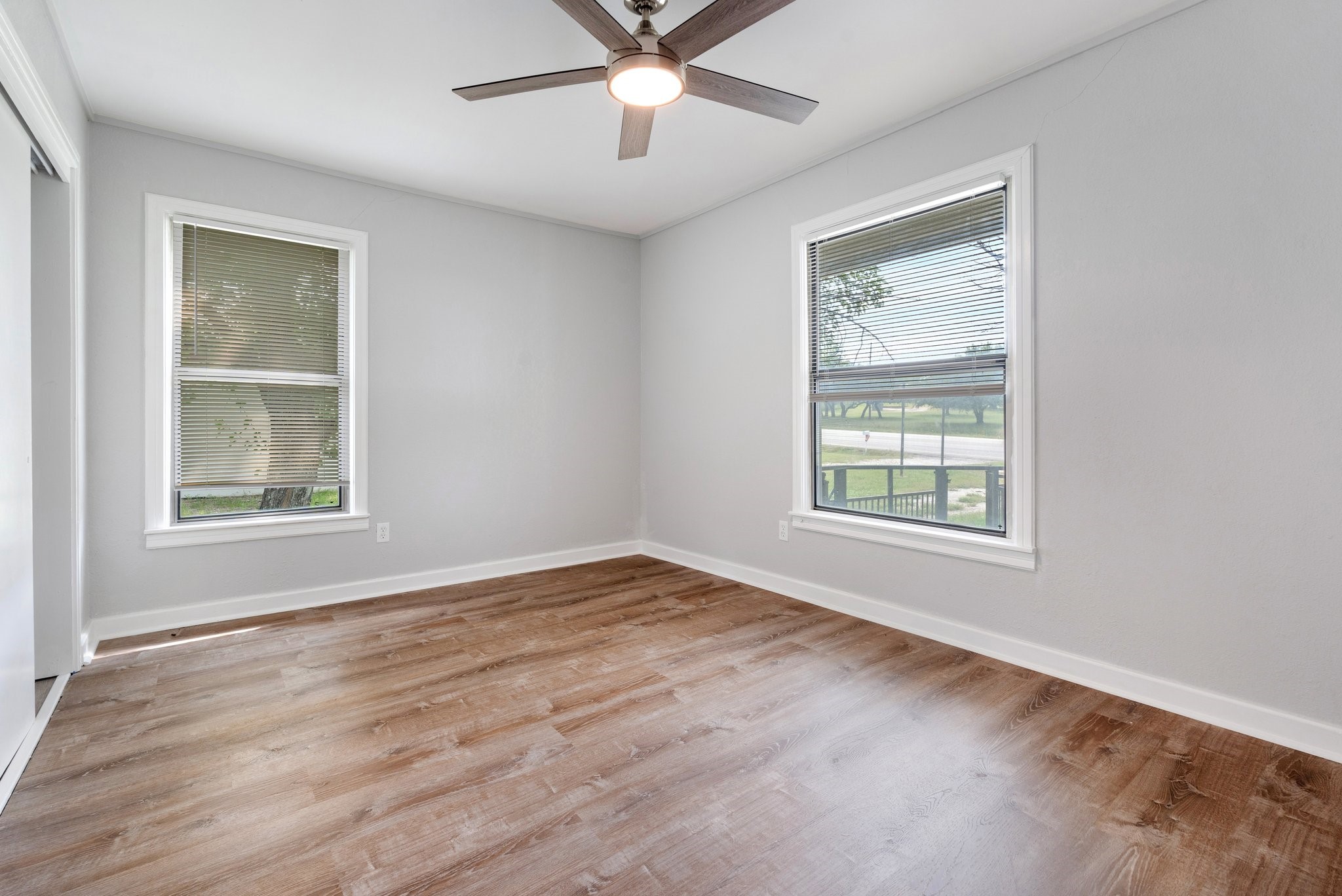 1906 N Main Street Weatherford TX 76085