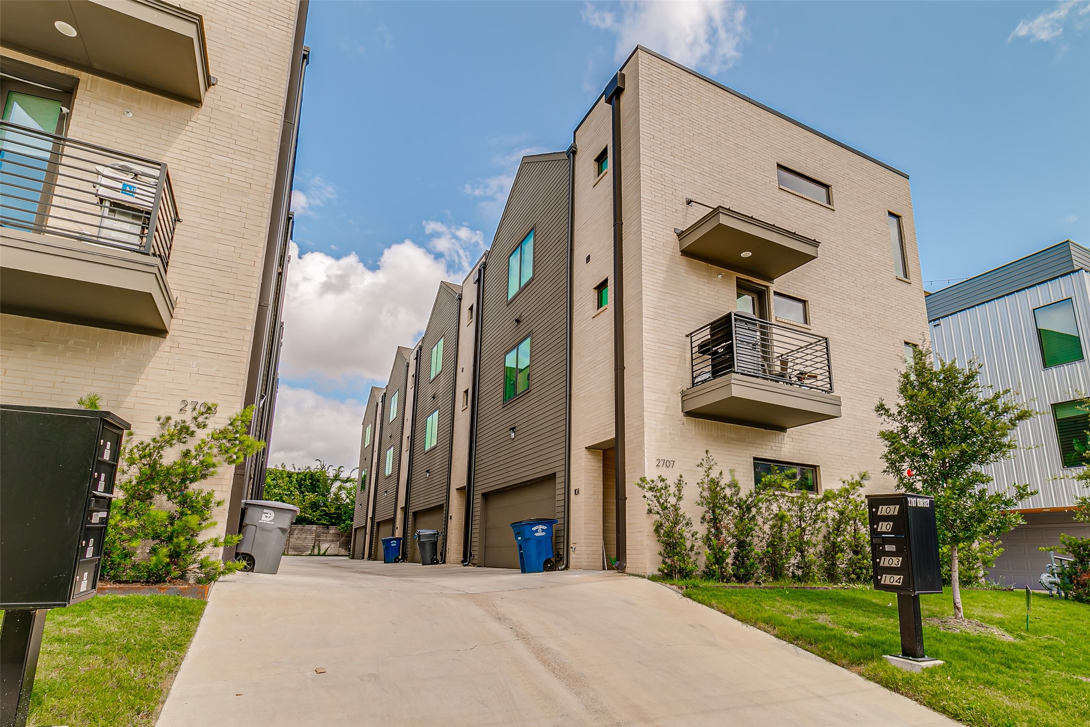 2707 Kimsey Drive Dallas TX 75235