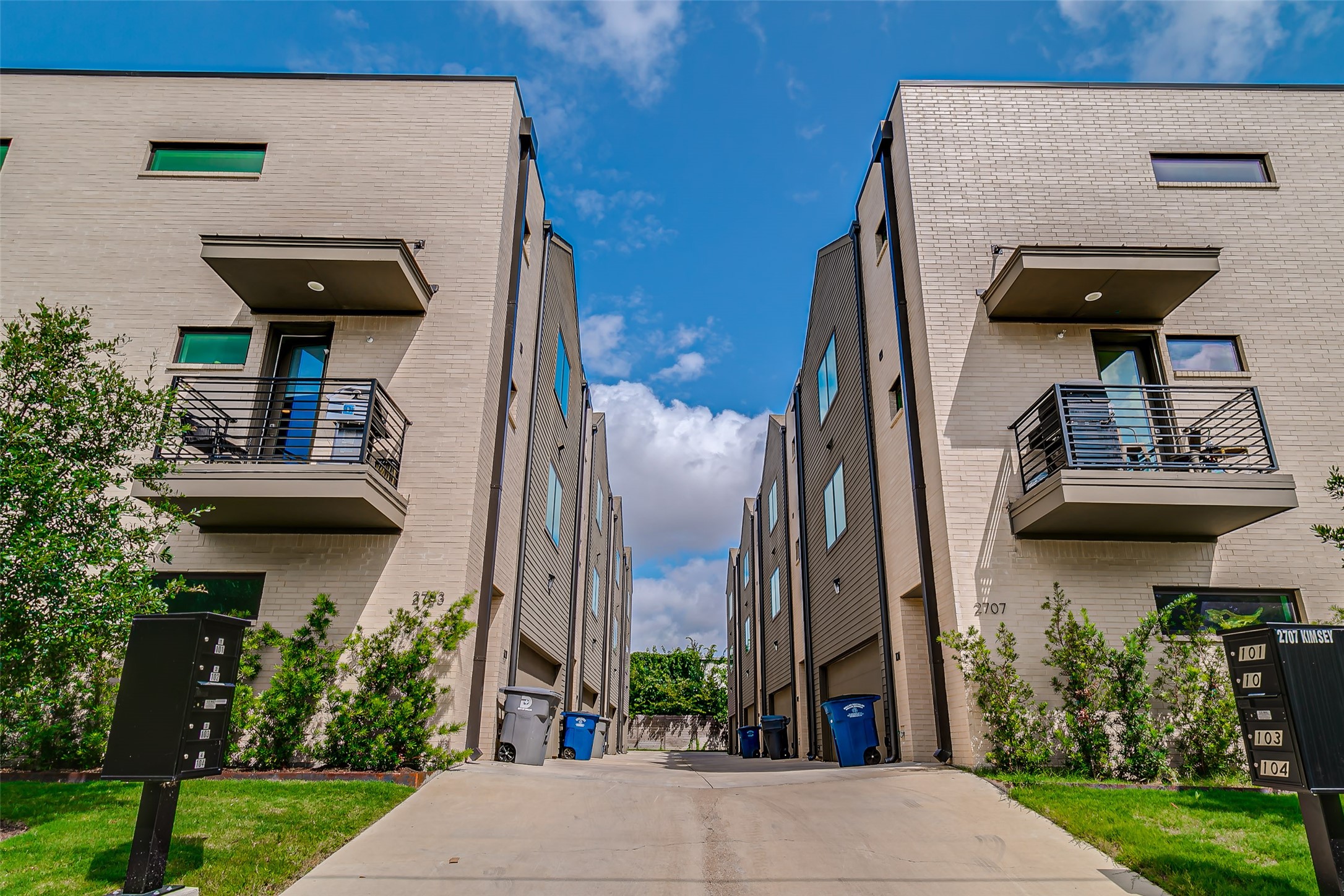 2707 Kimsey Drive Dallas TX 75235