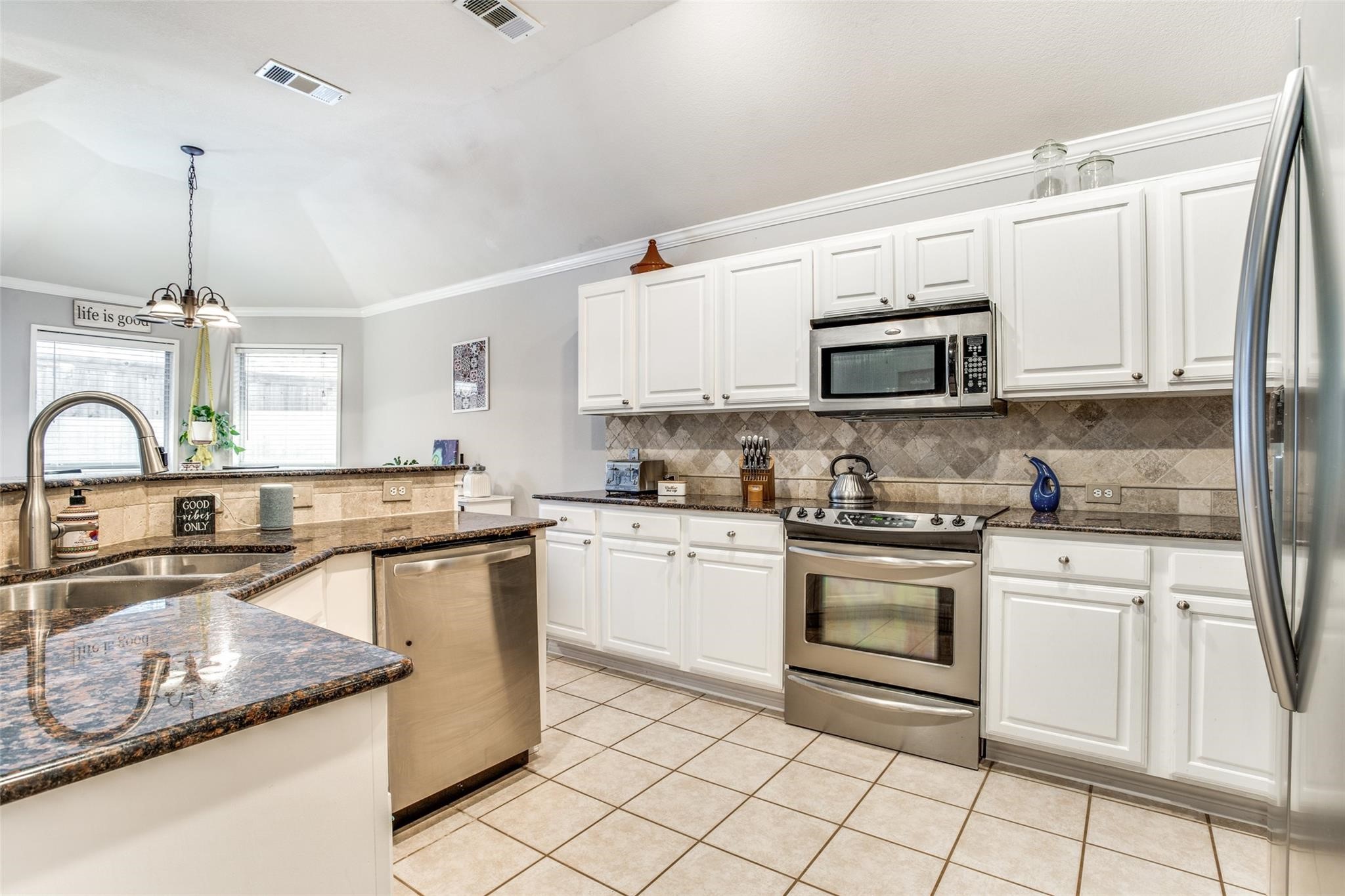 615 Delores Drive Grand Prairie TX 75052