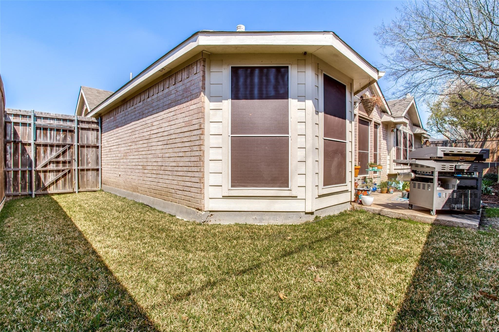 615 Delores Drive Grand Prairie TX 75052