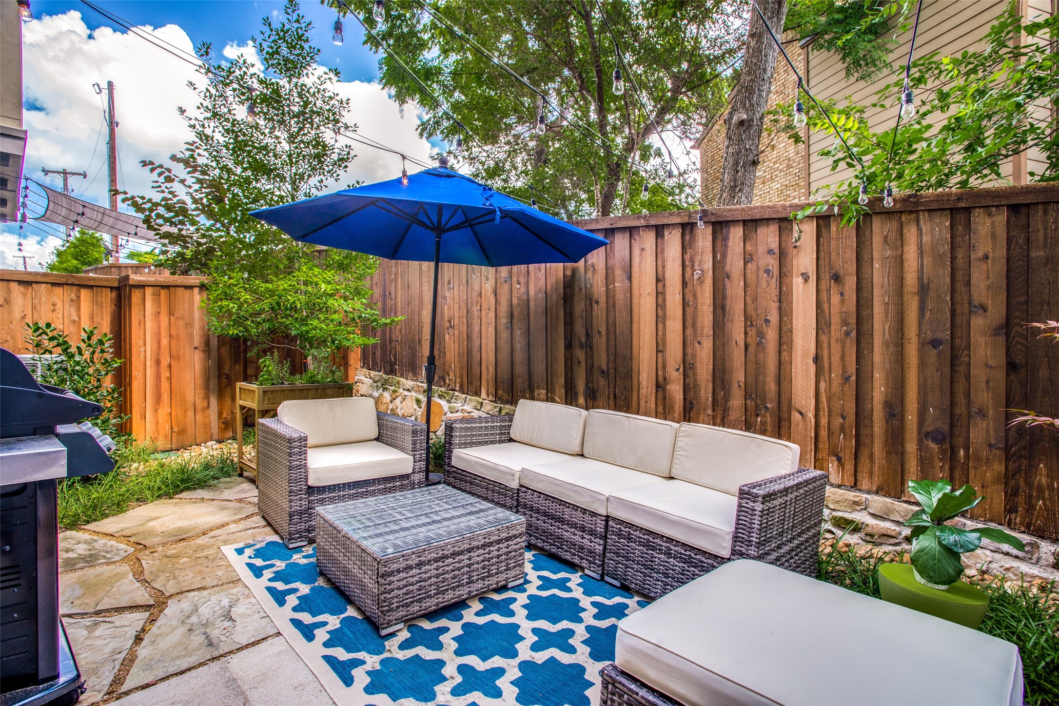 1976 Kessler Heights Lane Dallas TX 75208