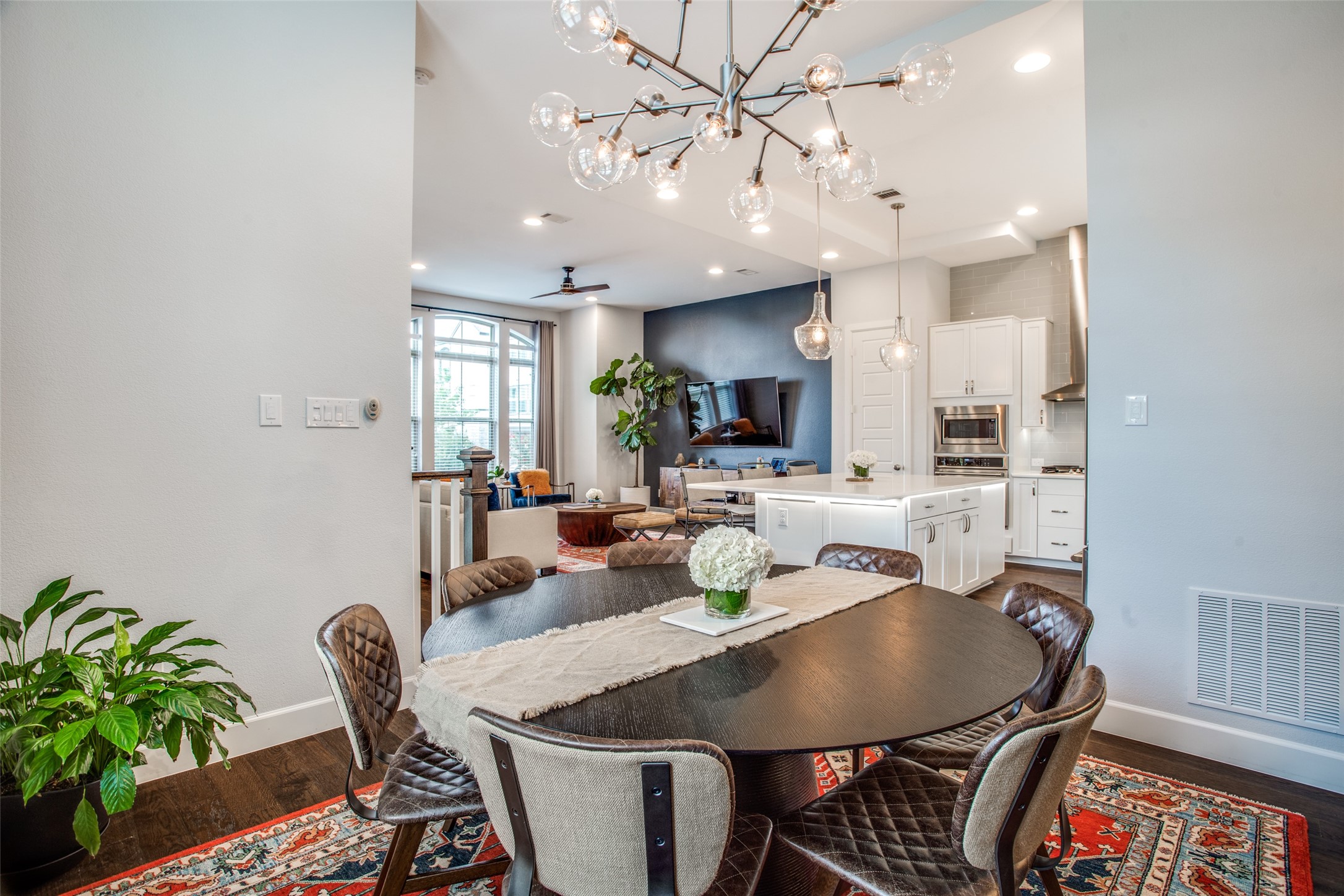 1976 Kessler Heights Lane Dallas TX 75208