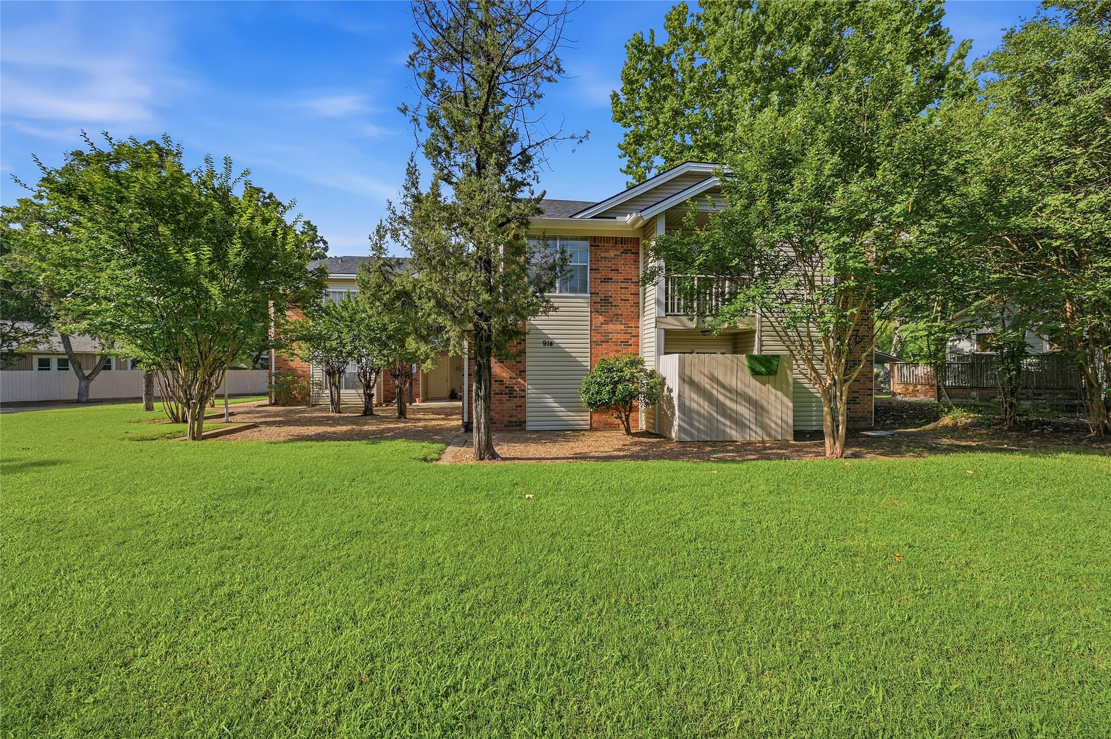 914 W Washington Street Sherman TX 75092