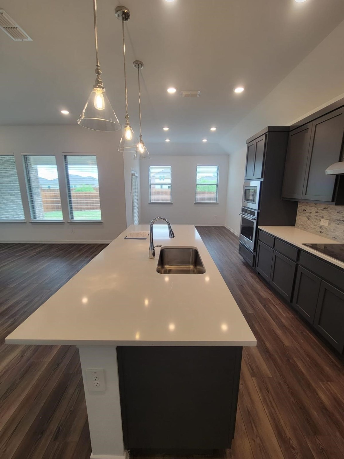 1633 Pine Valley Drive Fort Worth TX 76052