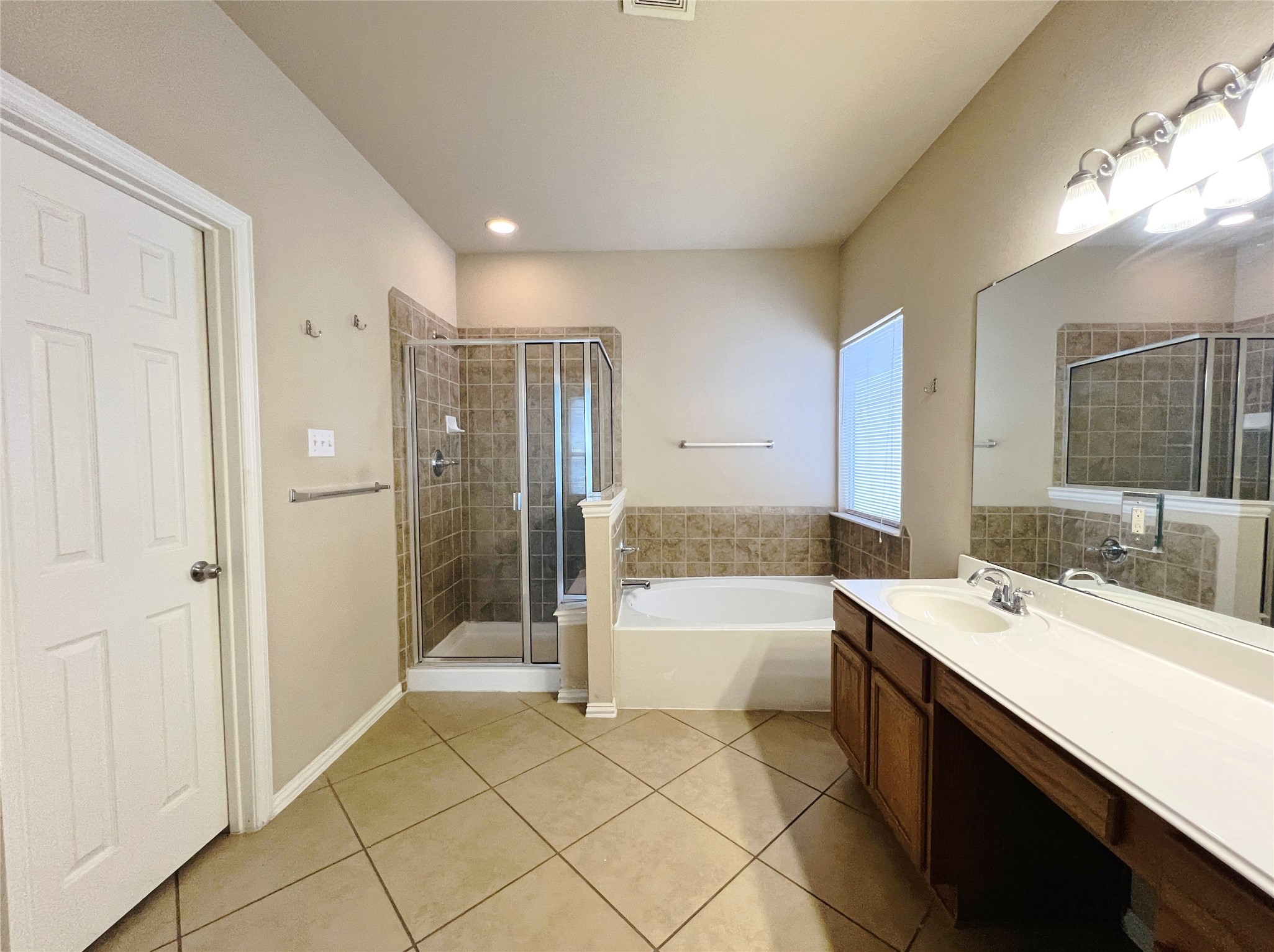 552 Kerry Street Crowley TX 76036