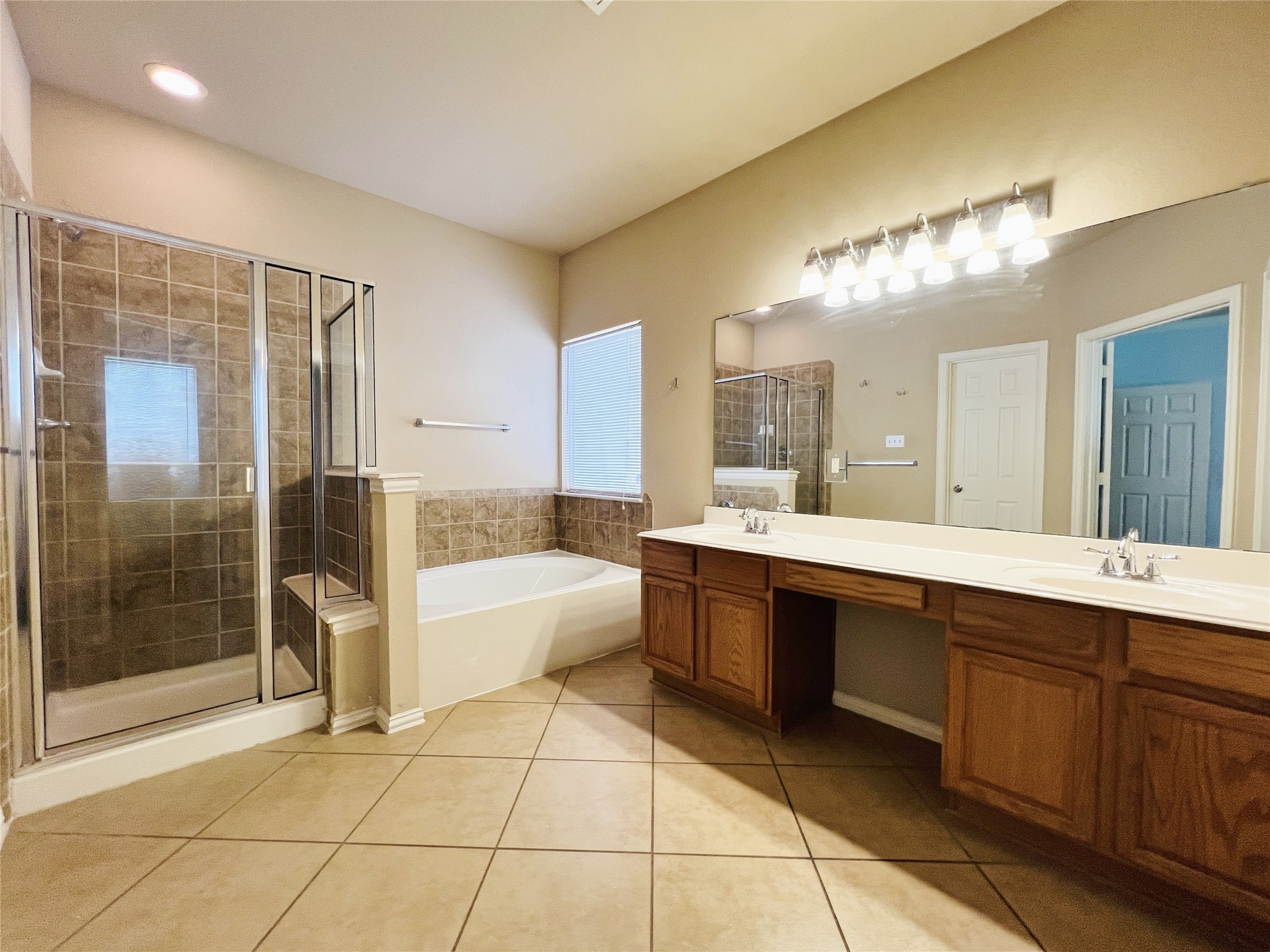 552 Kerry Street Crowley TX 76036