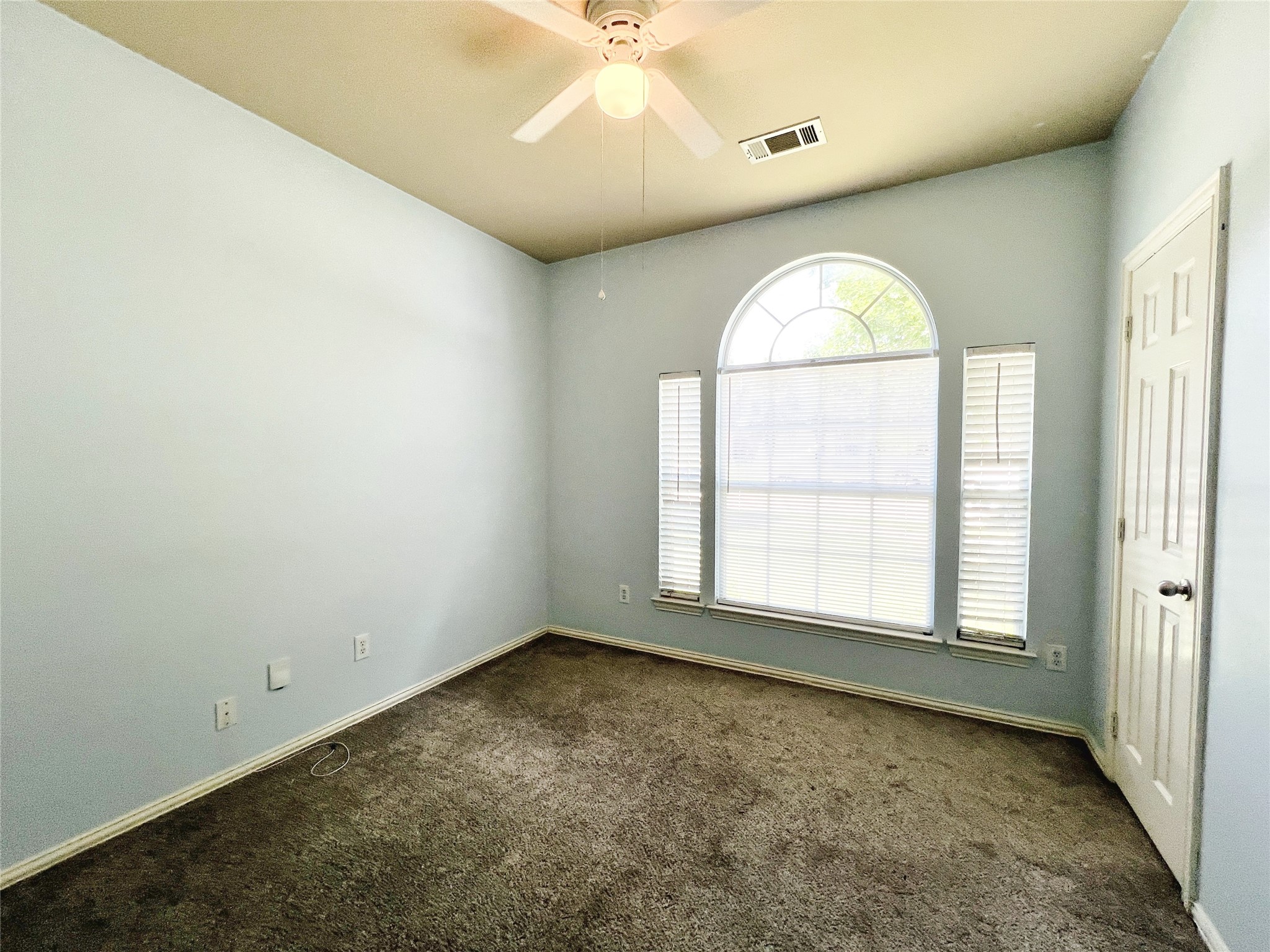 552 Kerry Street Crowley TX 76036
