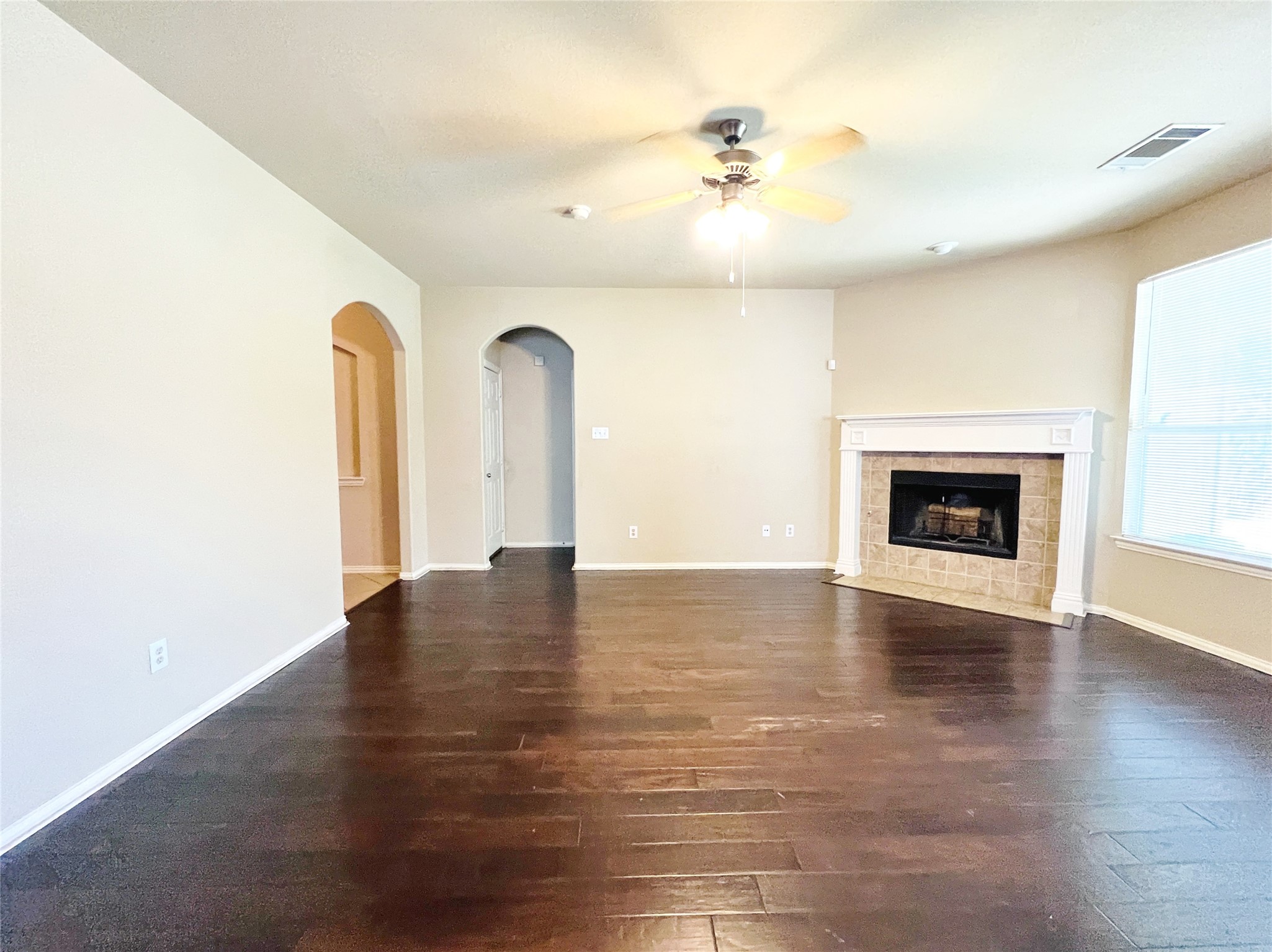 552 Kerry Street Crowley TX 76036