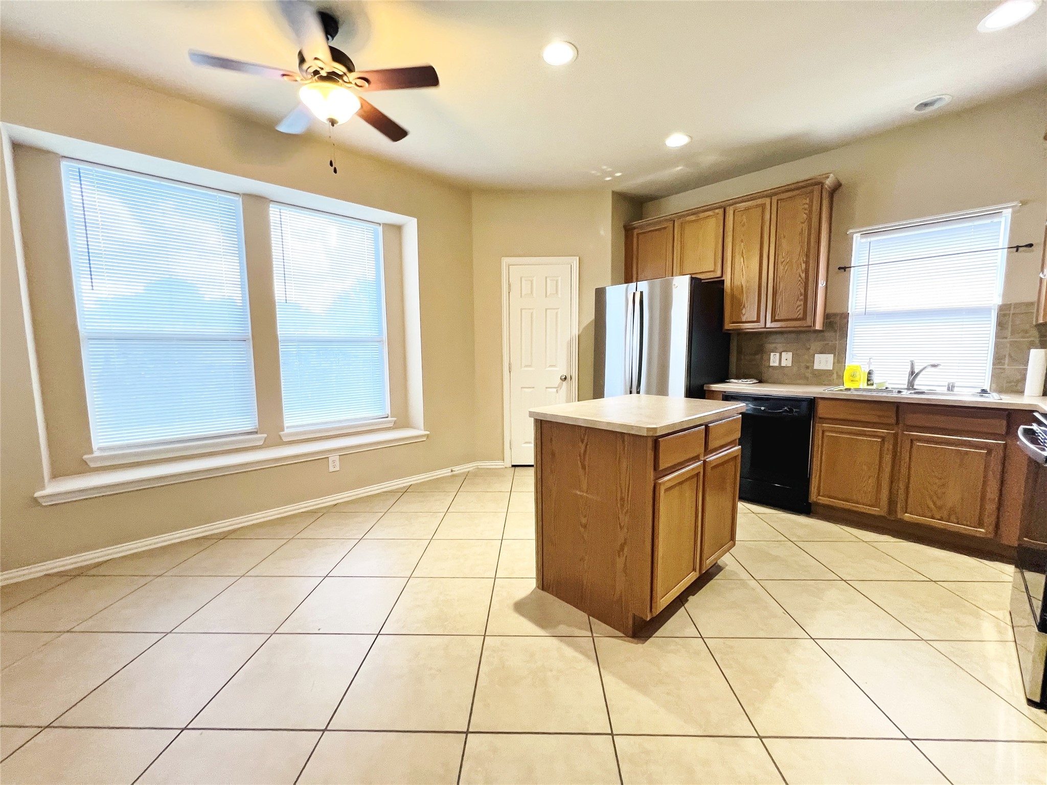 552 Kerry Street Crowley TX 76036