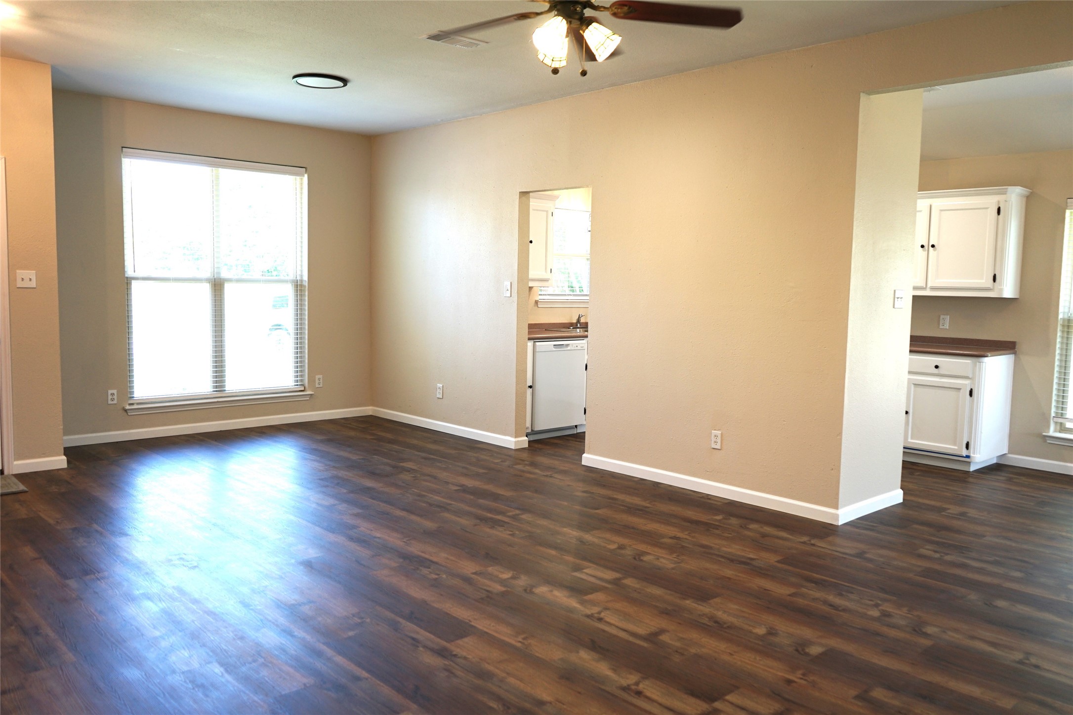 6322 Woolwich Drive Arlington TX 76001