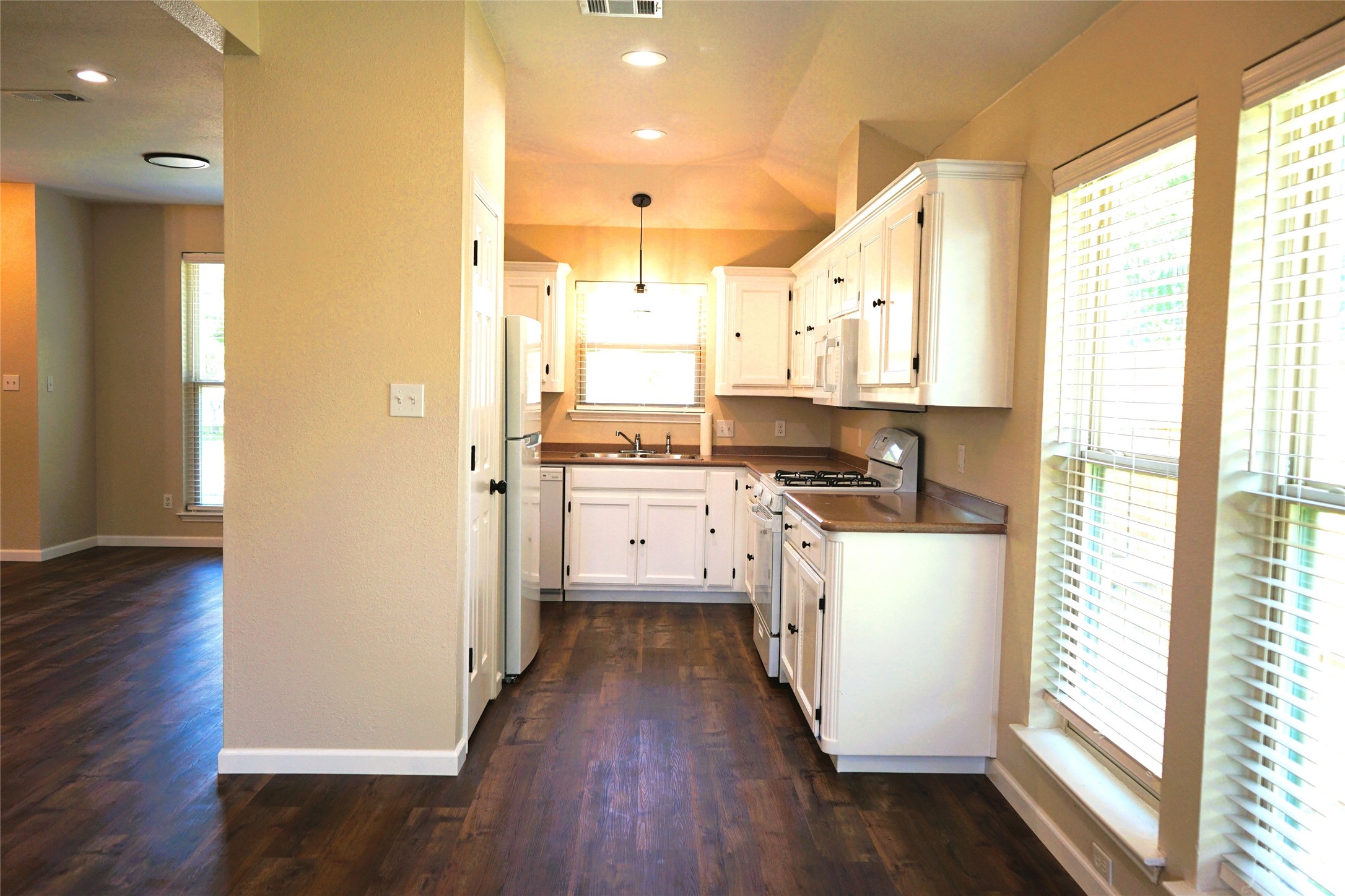 6322 Woolwich Drive Arlington TX 76001