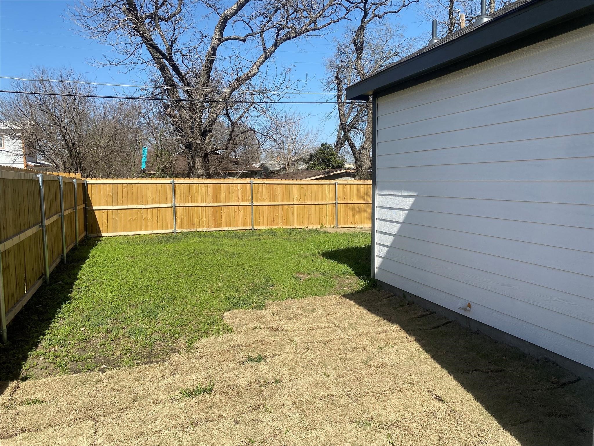 823 E Arlington Avenue Fort Worth TX 76104