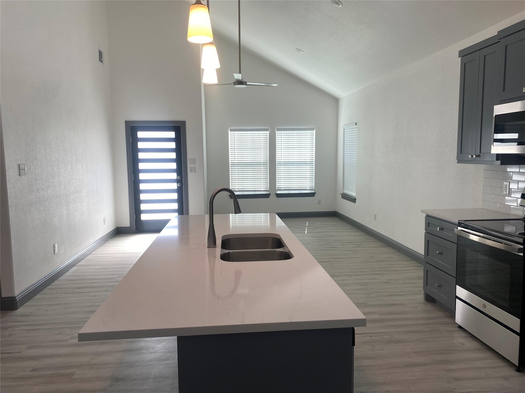 823 E Arlington Avenue Fort Worth TX 76104